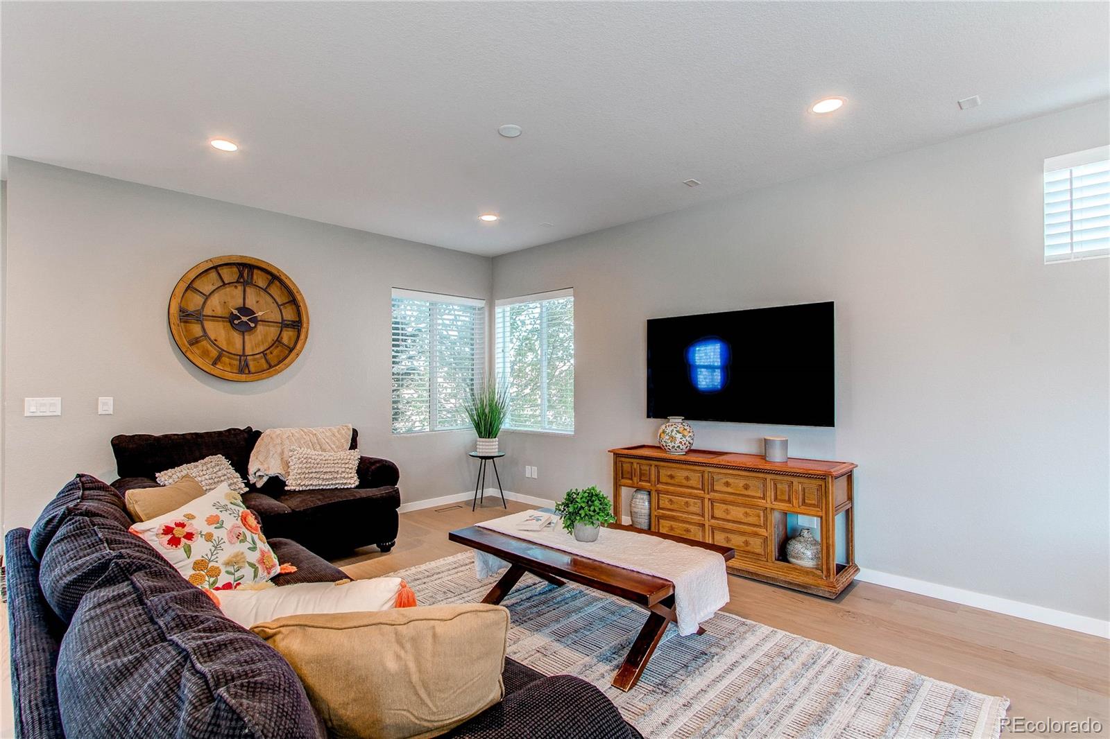 MLS Image #6 for 10152  southlawn circle,commerce city, Colorado