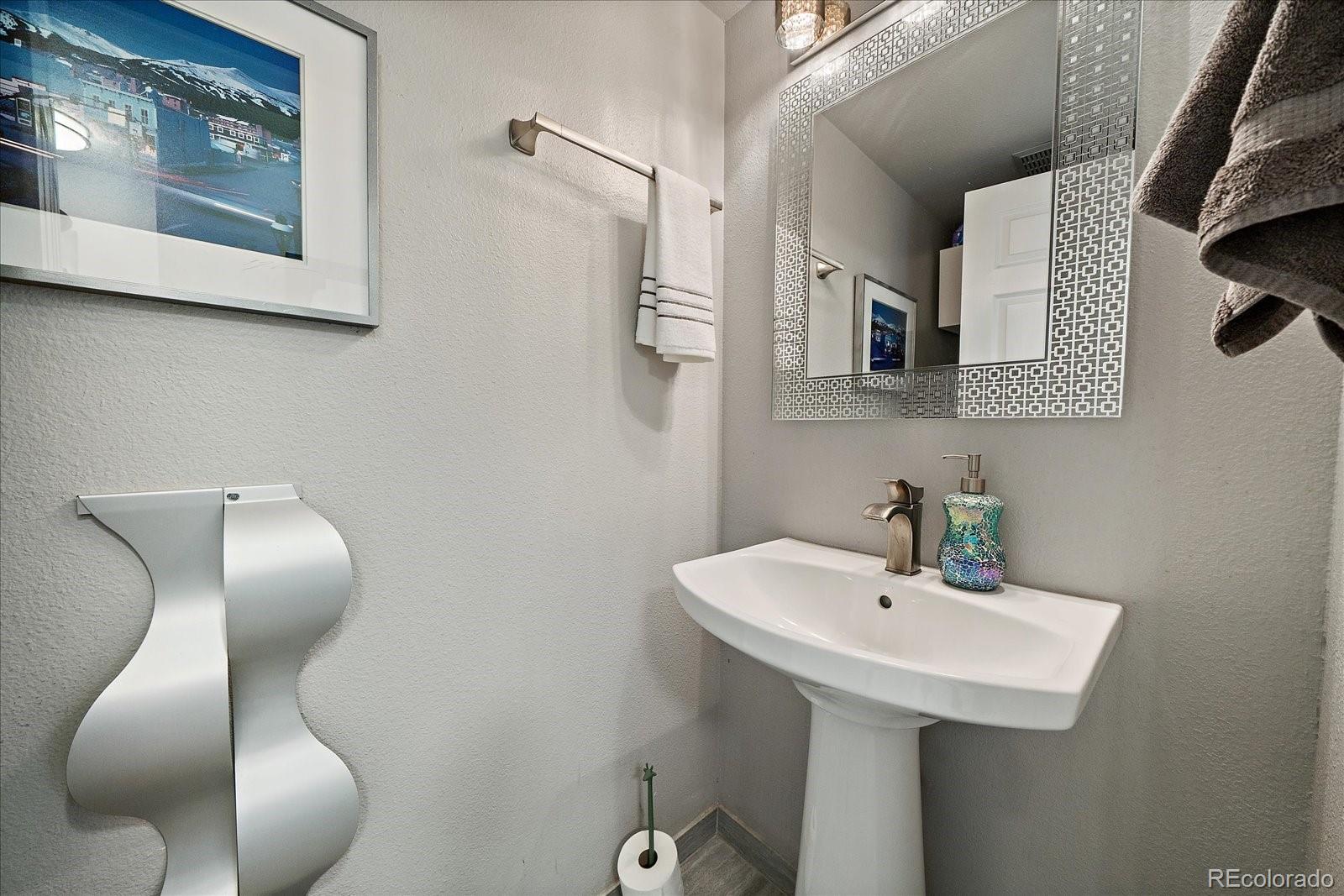 MLS Image #14 for 1571 s trenton court,denver, Colorado