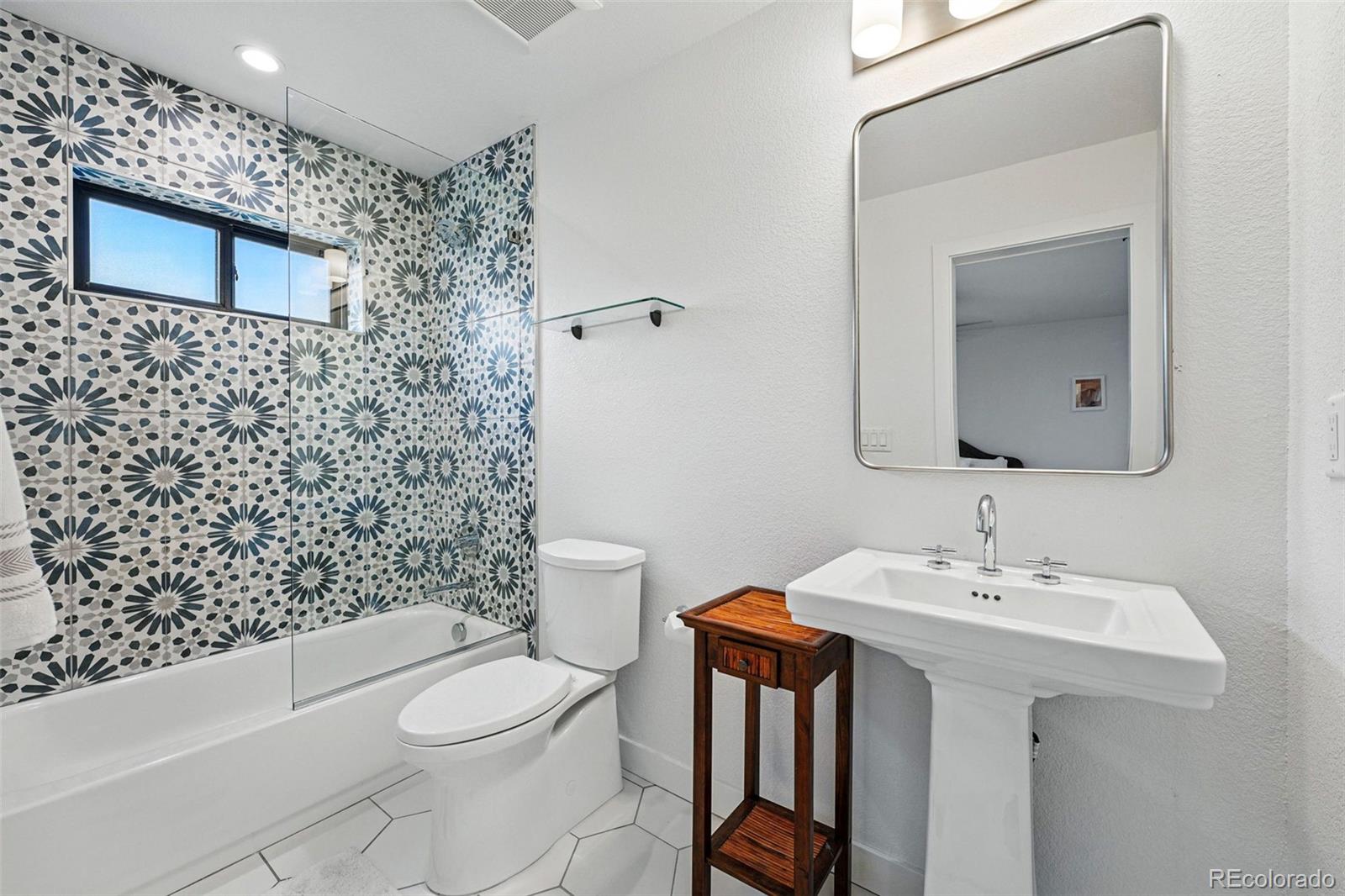 MLS Image #22 for 1220 s elm street,denver, Colorado