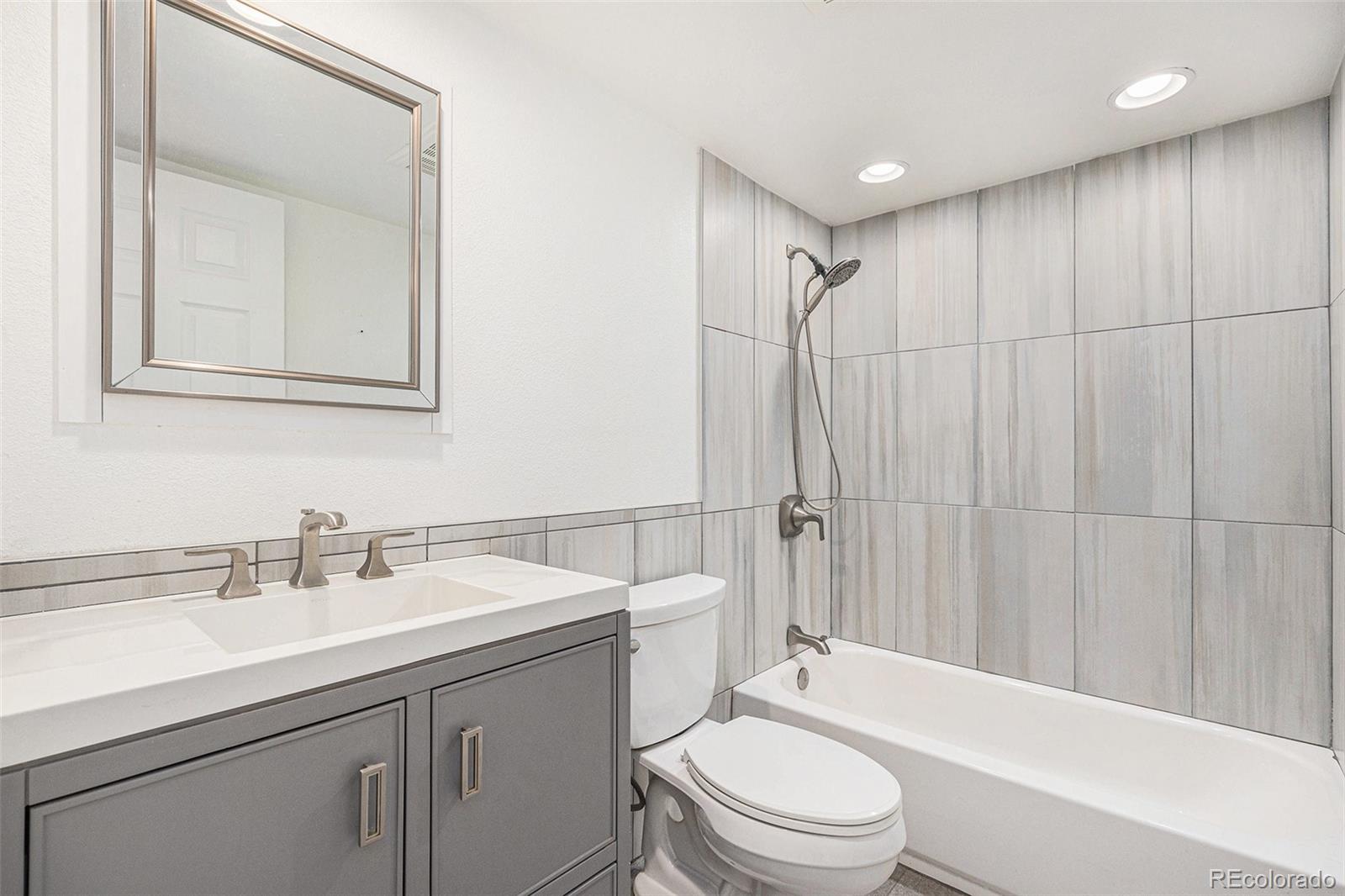 MLS Image #9 for 1923  ensenada court,aurora, Colorado