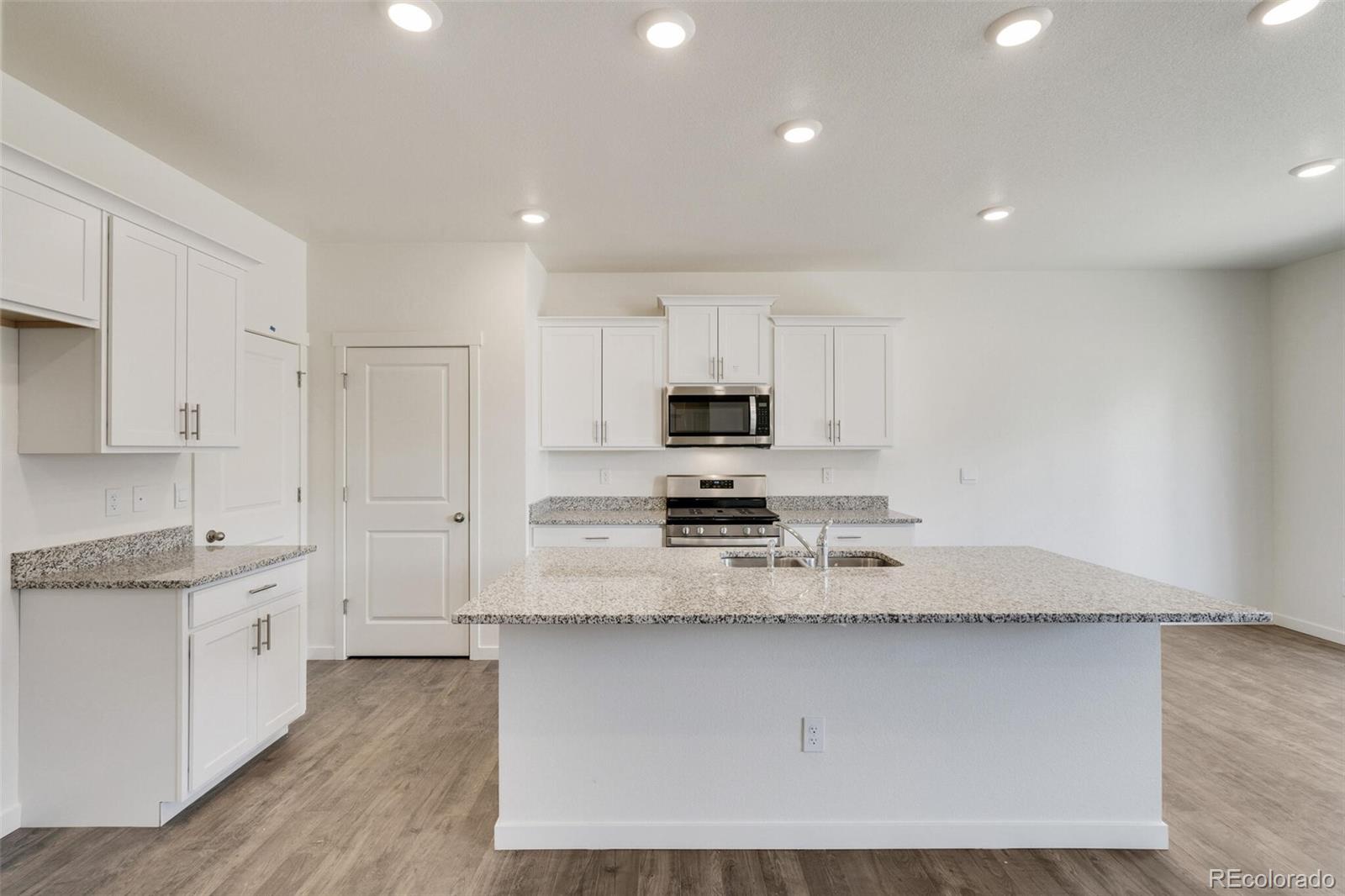 MLS Image #10 for 352  hummingbird lane,johnstown, Colorado