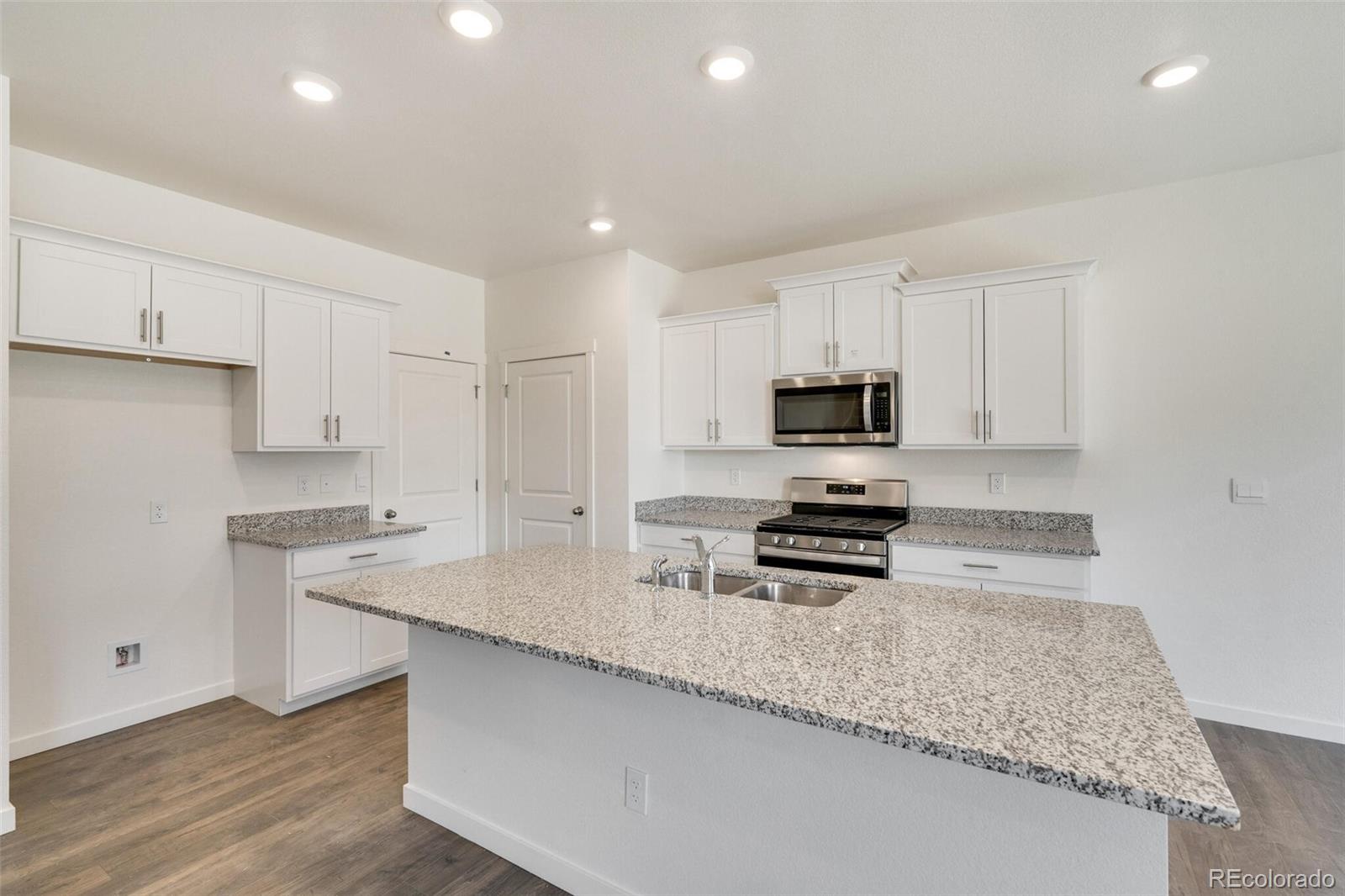 MLS Image #11 for 352  hummingbird lane,johnstown, Colorado