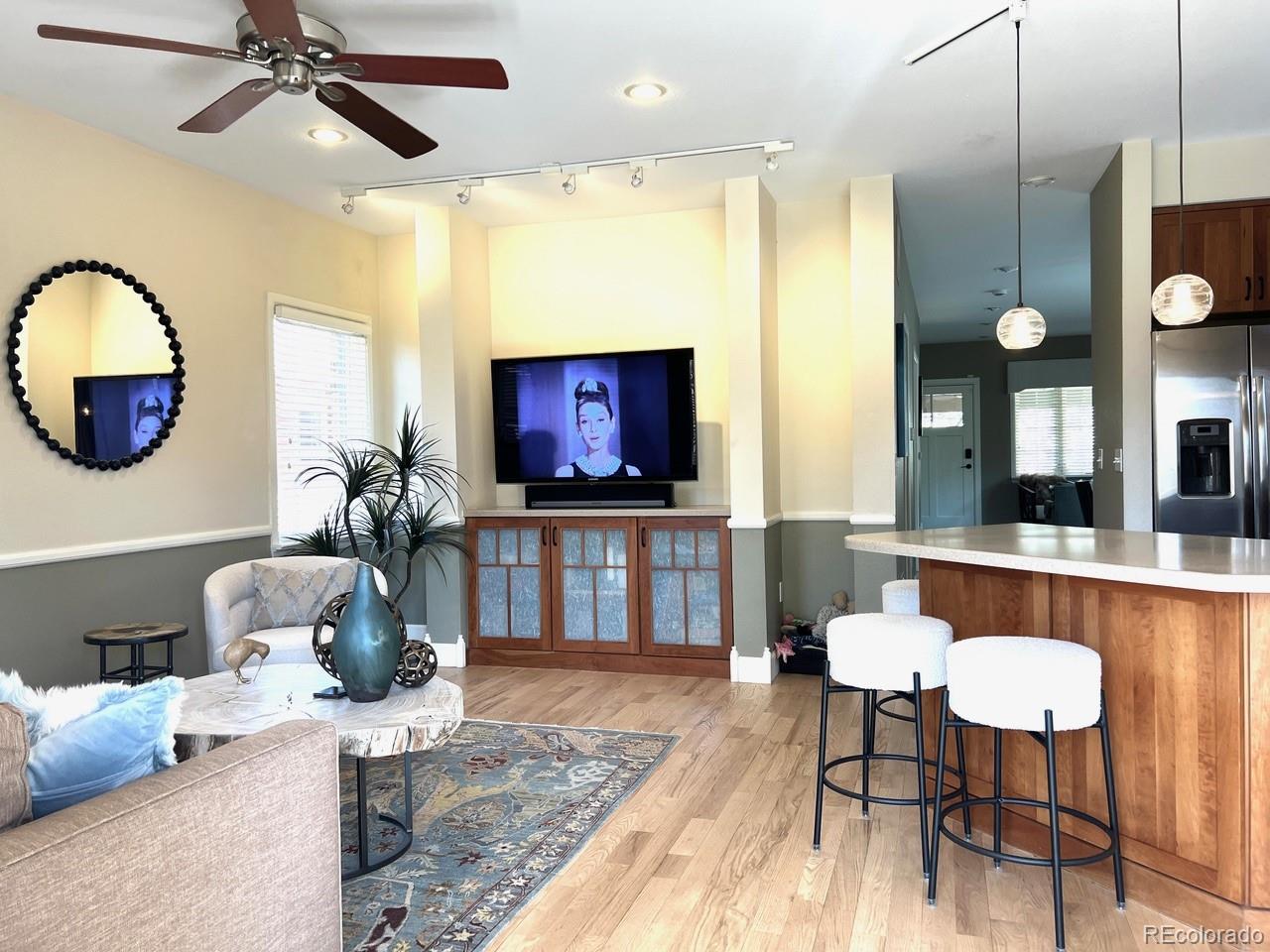 MLS Image #12 for 821 s high street,denver, Colorado