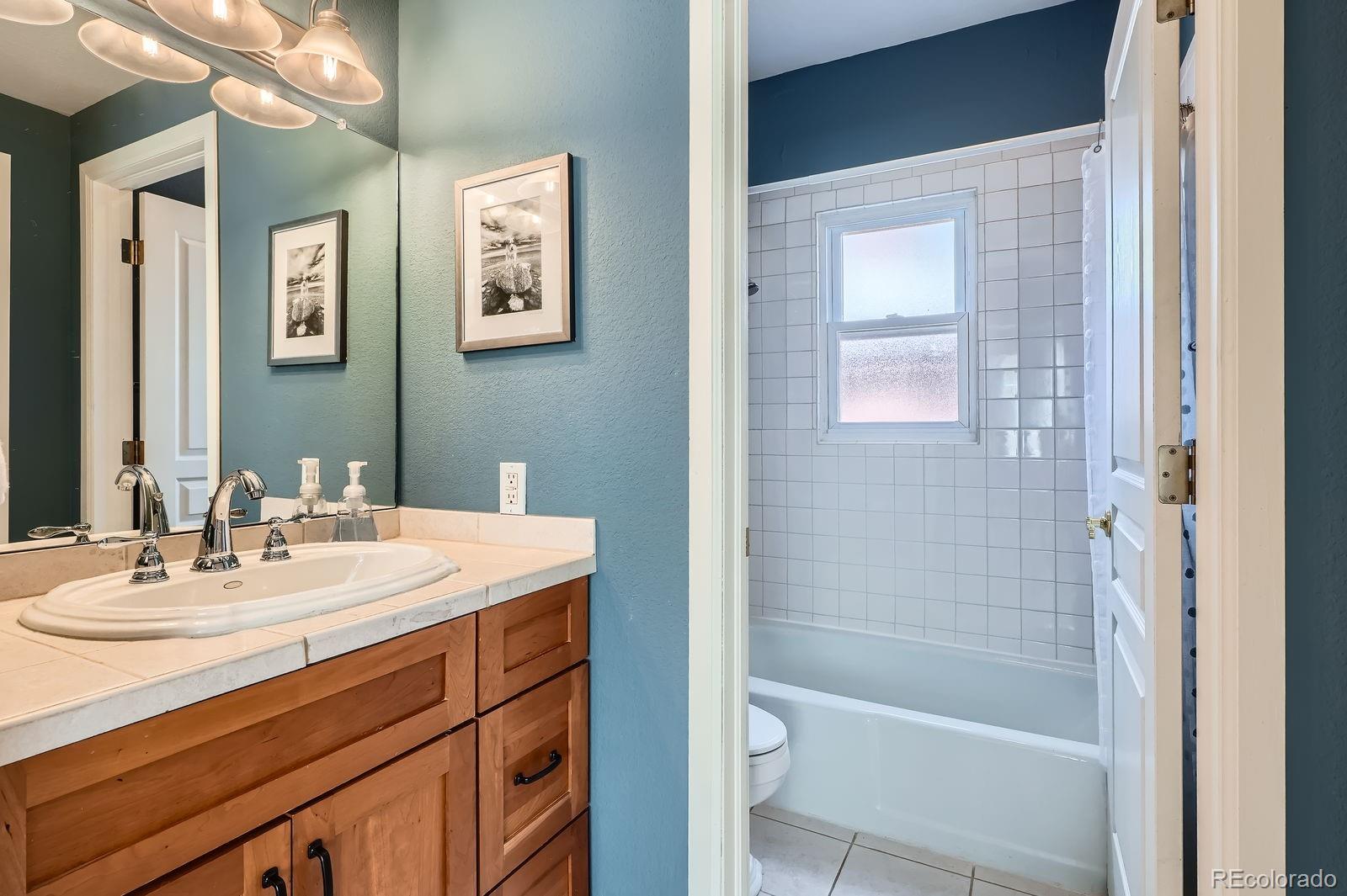 MLS Image #13 for 821 s high street,denver, Colorado