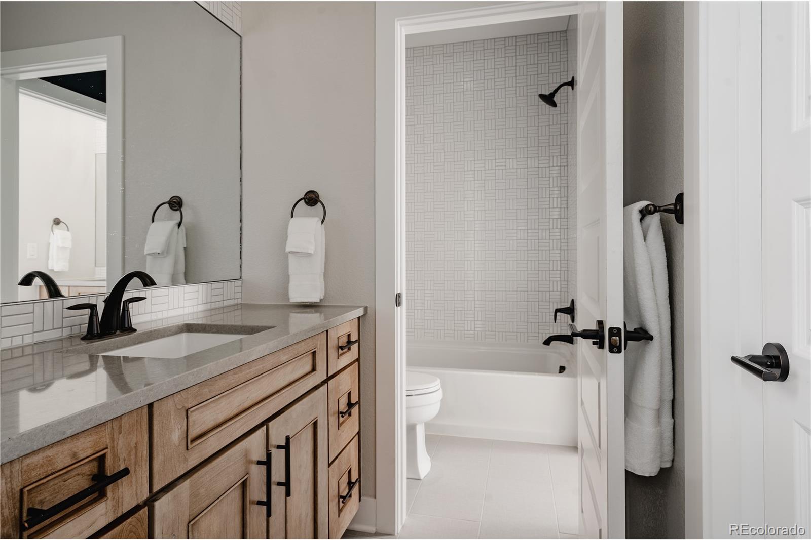 MLS Image #29 for 27608 e ottawa avenue,aurora, Colorado