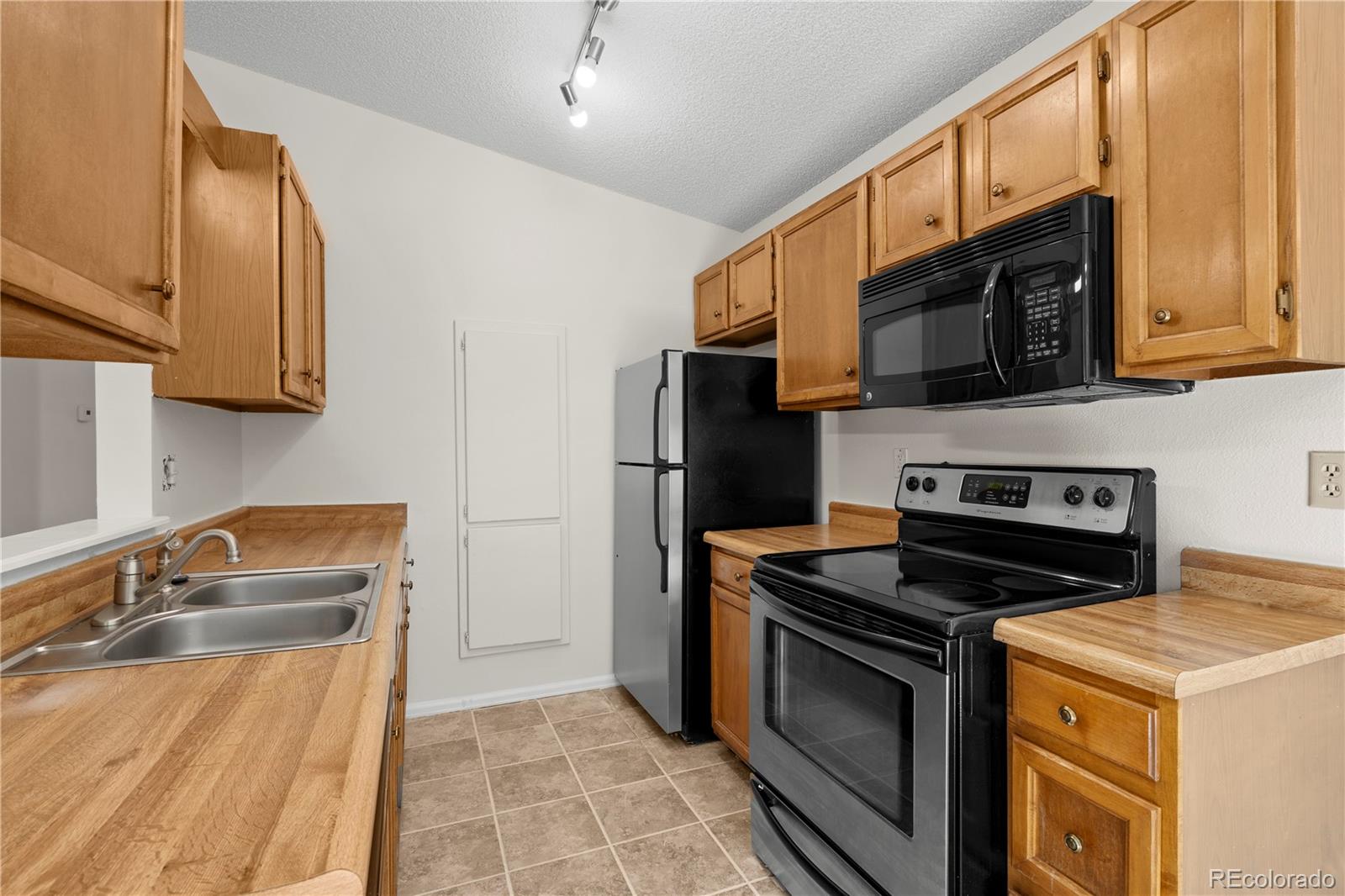 MLS Image #12 for 4521  castlepoint drive,colorado springs, Colorado