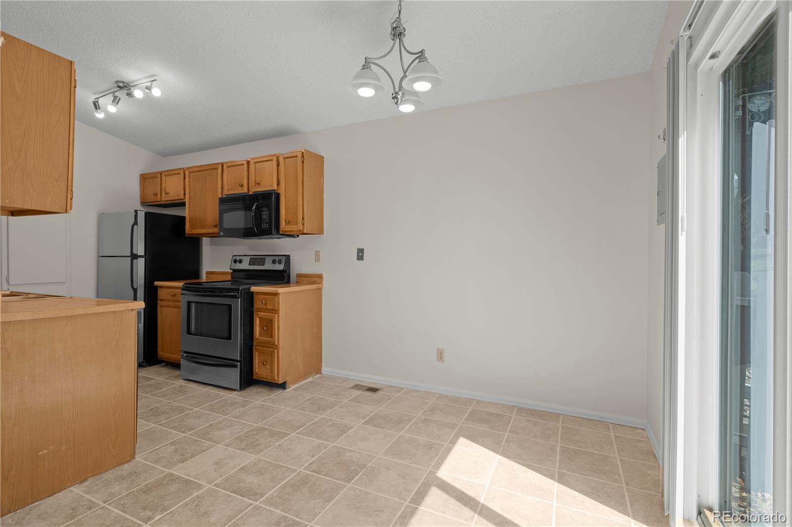 MLS Image #9 for 4521  castlepoint drive,colorado springs, Colorado