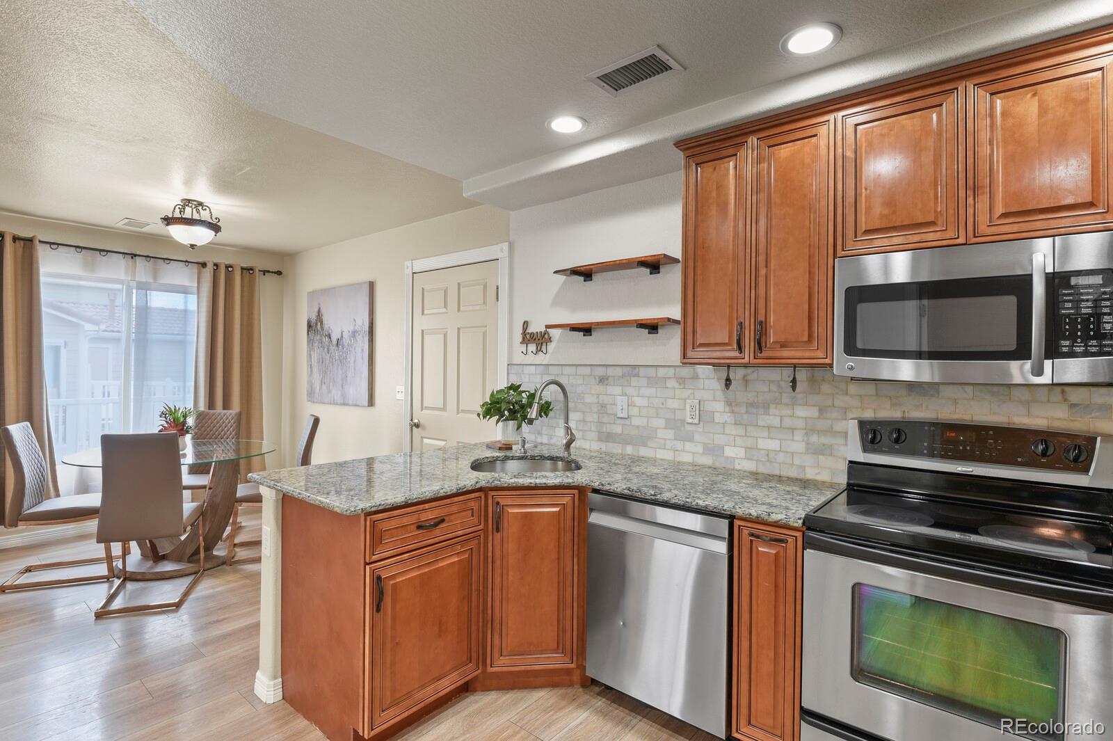MLS Image #7 for 21422 e 47th avenue,denver, Colorado
