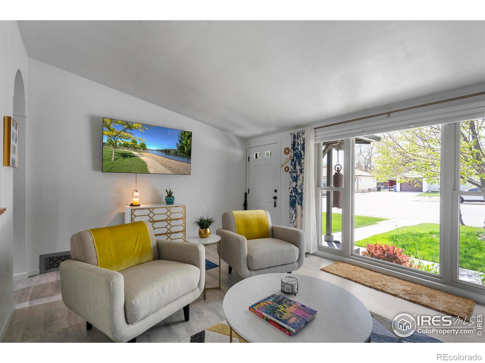 MLS Image #3 for 1021  charlotte street,johnstown, Colorado