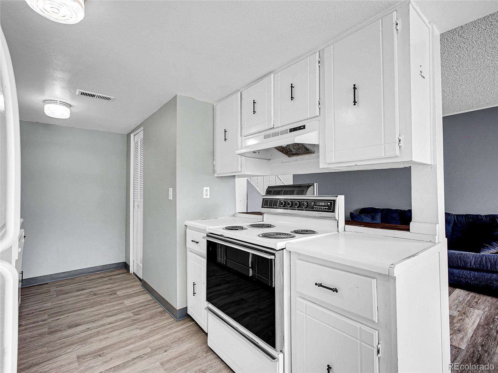 MLS Image #3 for 3355 s flower street,lakewood, Colorado