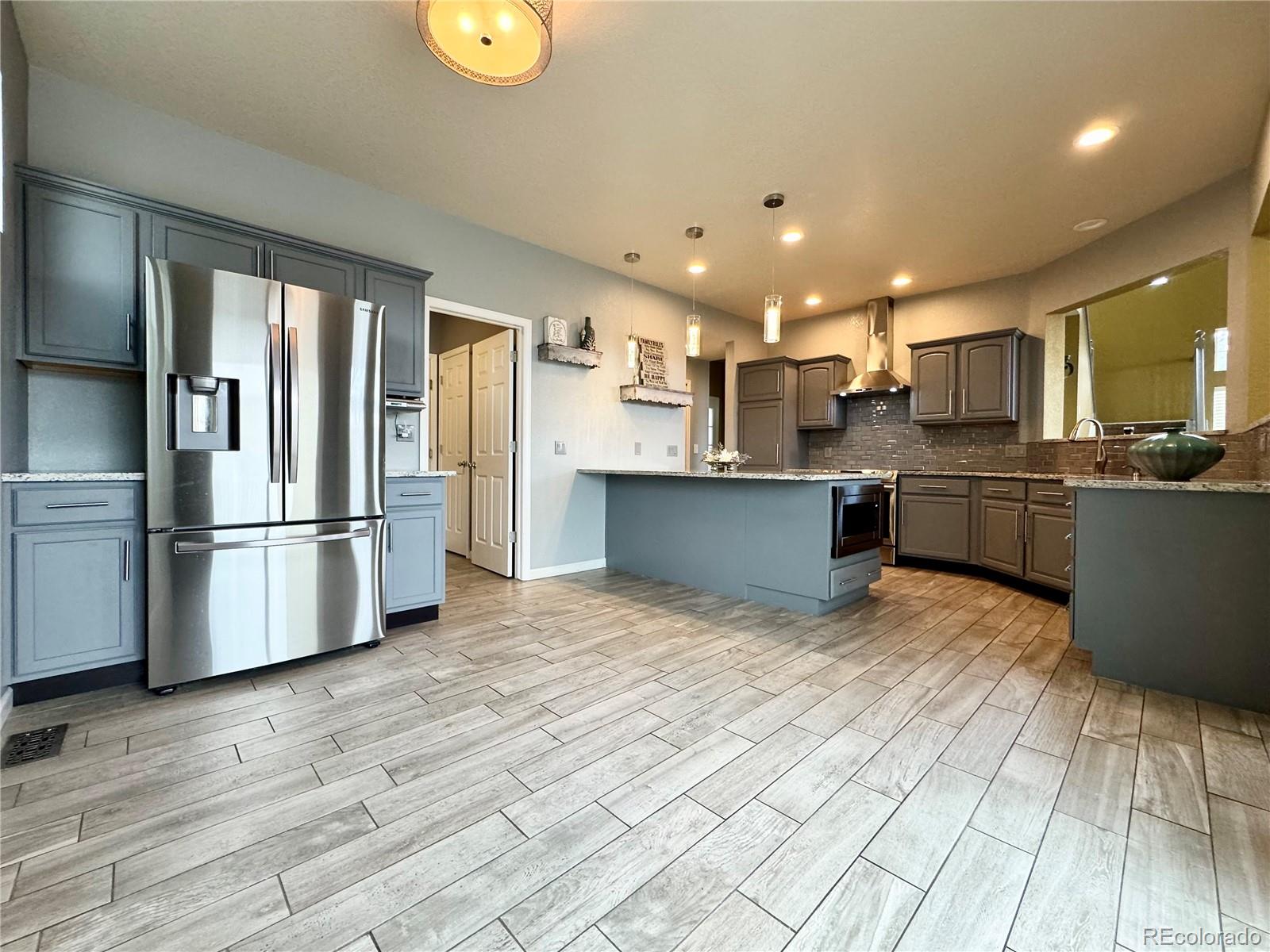 MLS Image #2 for 20532 e lake circle,centennial, Colorado