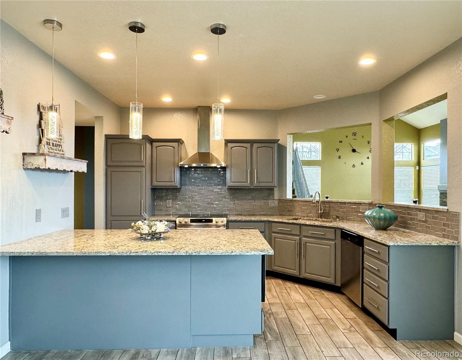 MLS Image #3 for 20532 e lake circle,centennial, Colorado