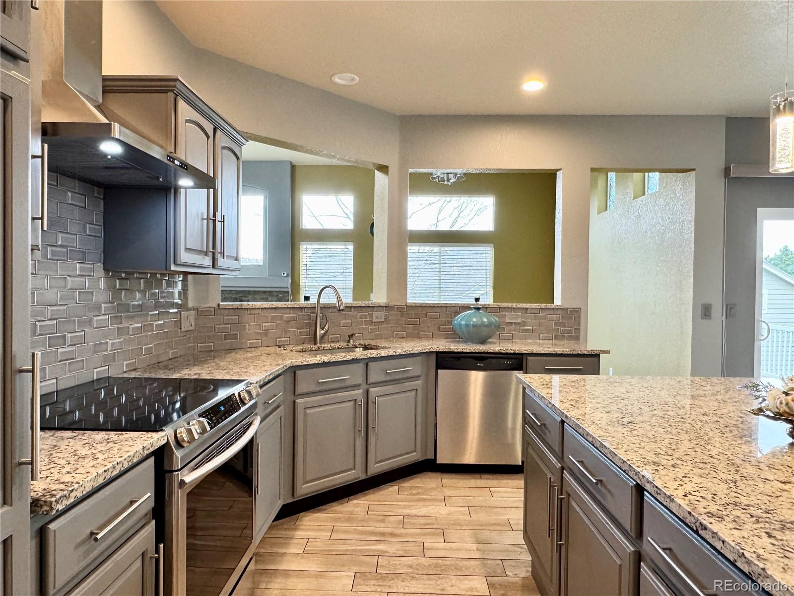 MLS Image #5 for 20532 e lake circle,centennial, Colorado