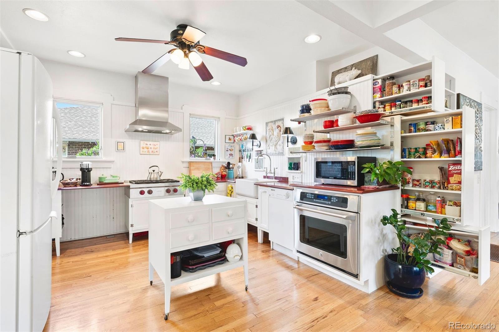 MLS Image #13 for 1439 s emerson street,denver, Colorado