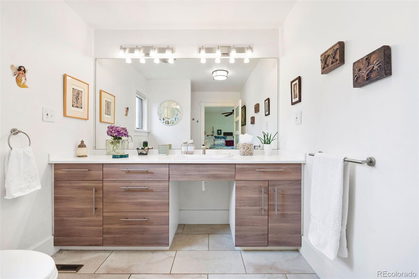 MLS Image #22 for 1439 s emerson street,denver, Colorado