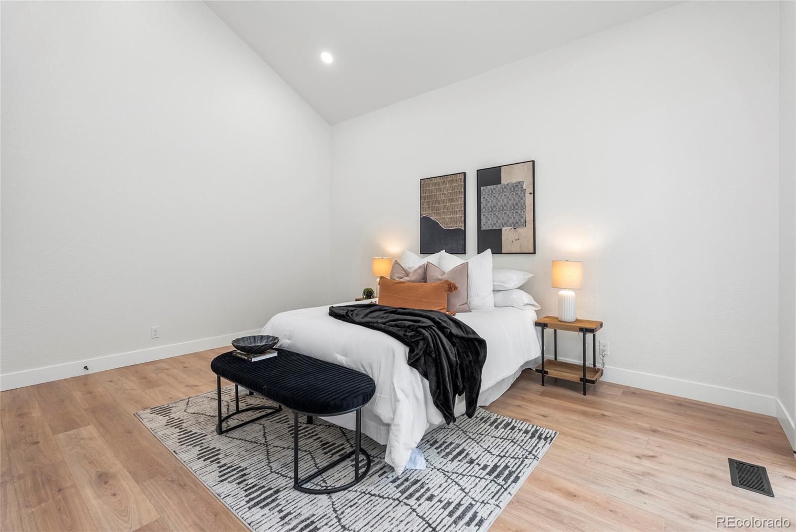 MLS Image #14 for 2275 s yosemite circle,denver, Colorado