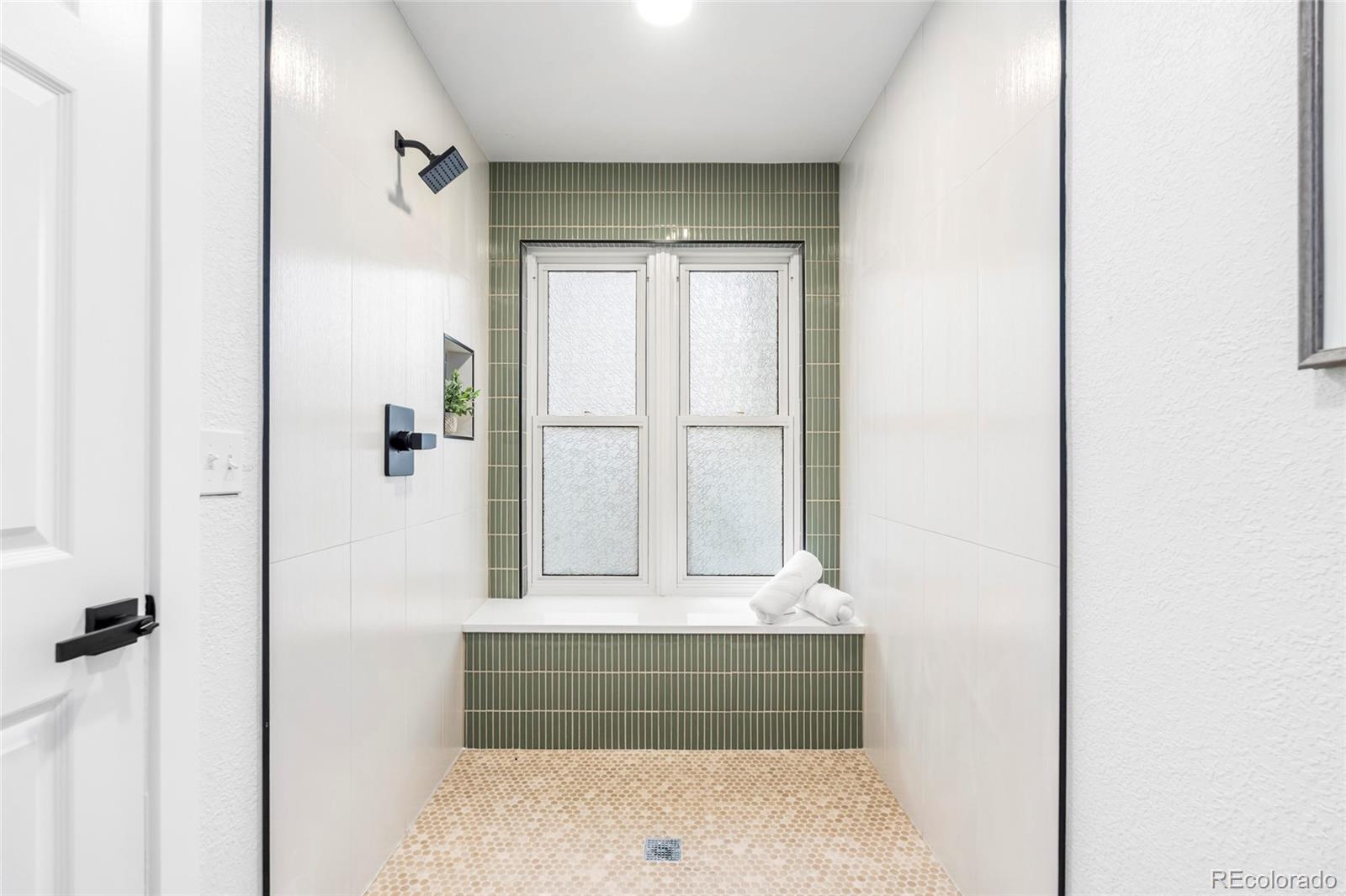 MLS Image #19 for 2275 s yosemite circle,denver, Colorado