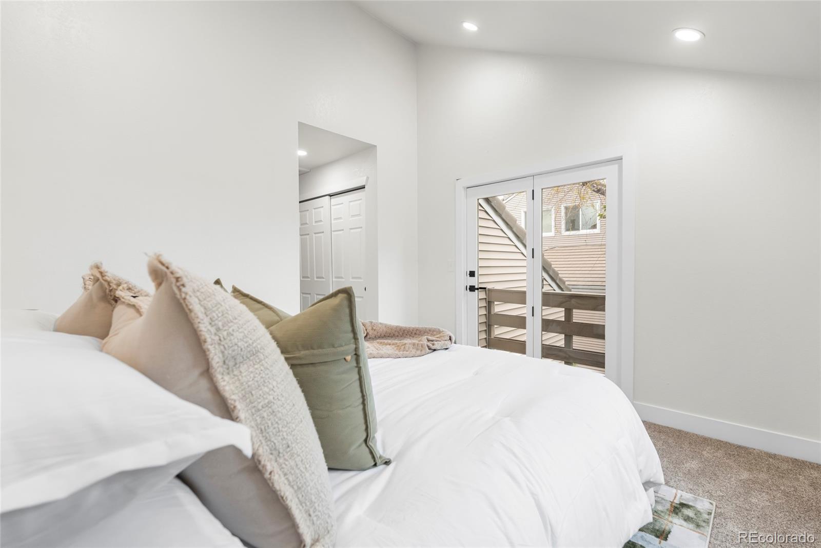MLS Image #21 for 2275 s yosemite circle,denver, Colorado
