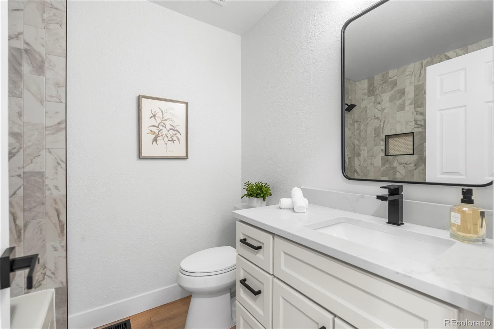 MLS Image #24 for 2275 s yosemite circle,denver, Colorado