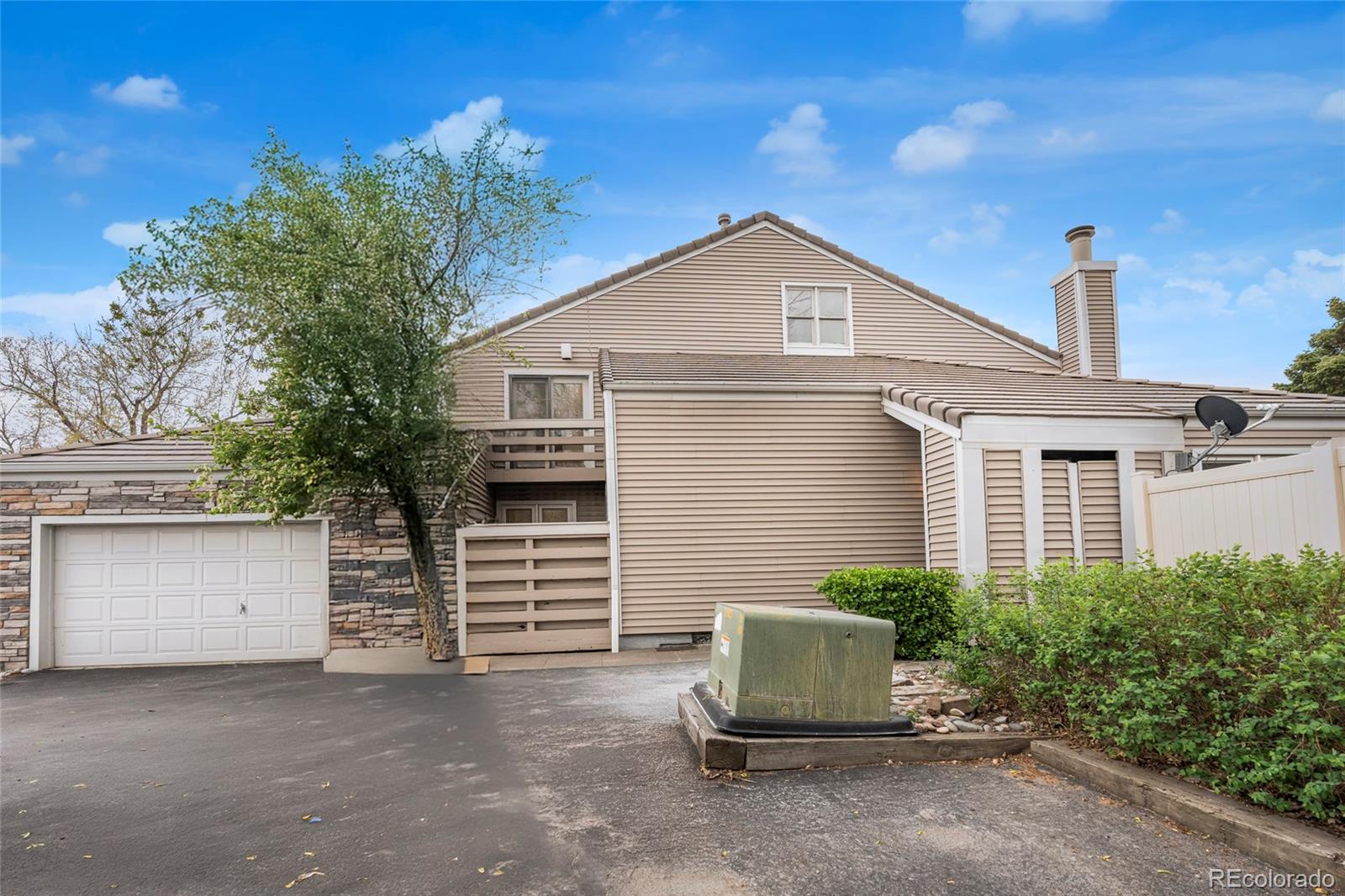 MLS Image #29 for 2275 s yosemite circle,denver, Colorado