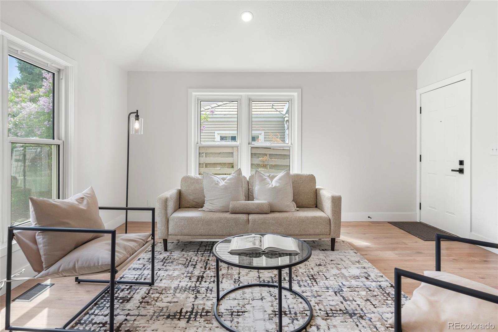 MLS Image #4 for 2275 s yosemite circle,denver, Colorado
