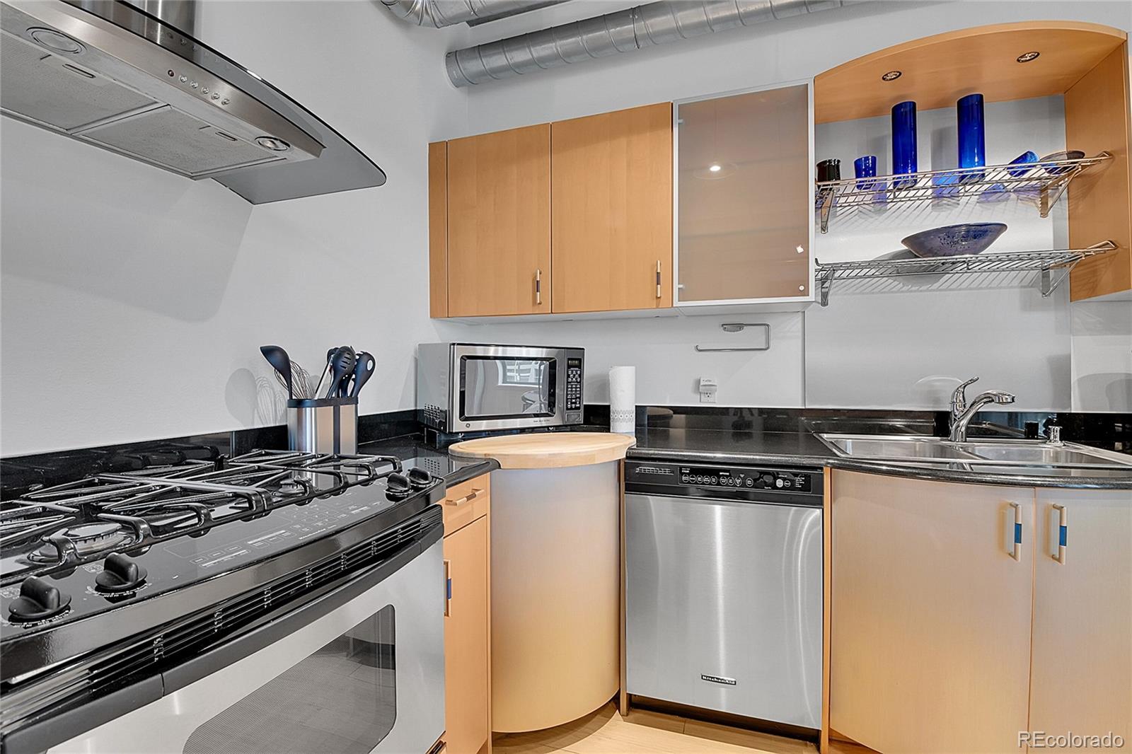 MLS Image #12 for 1401  wewatta street,denver, Colorado