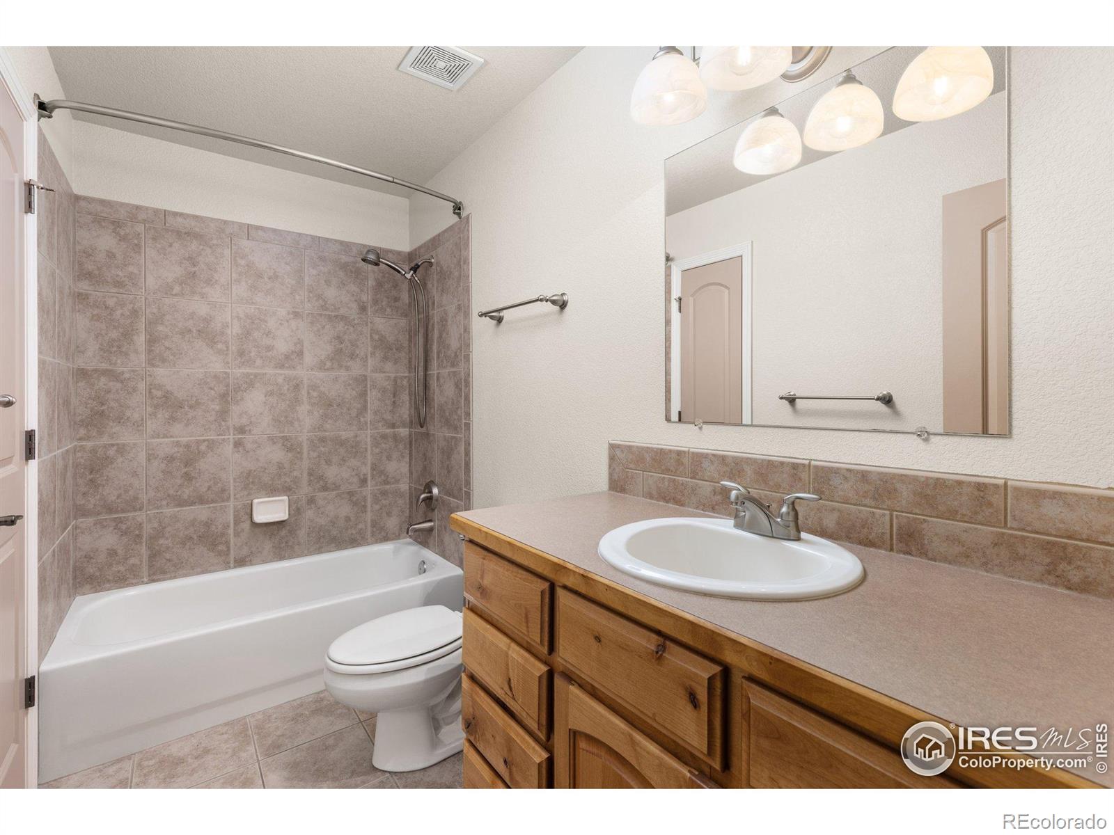 MLS Image #15 for 7548  county road 100 ,wellington, Colorado