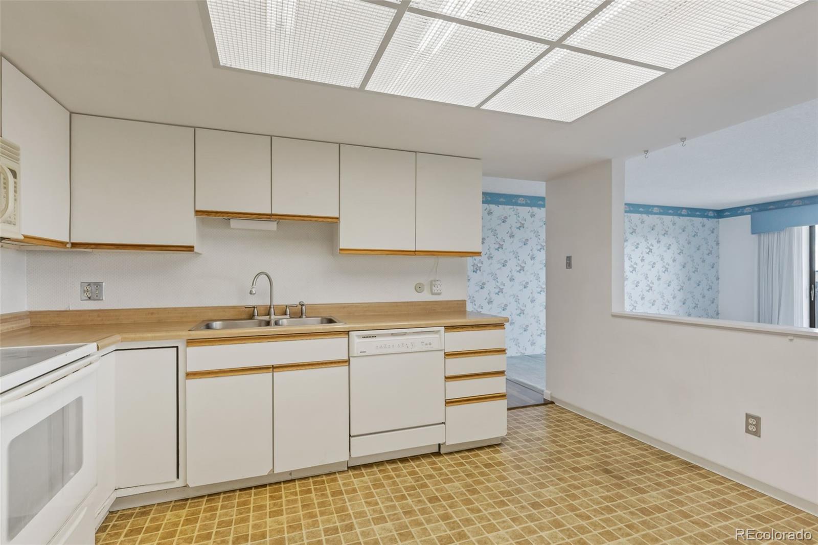 MLS Image #11 for 14390 e marina drive,aurora, Colorado