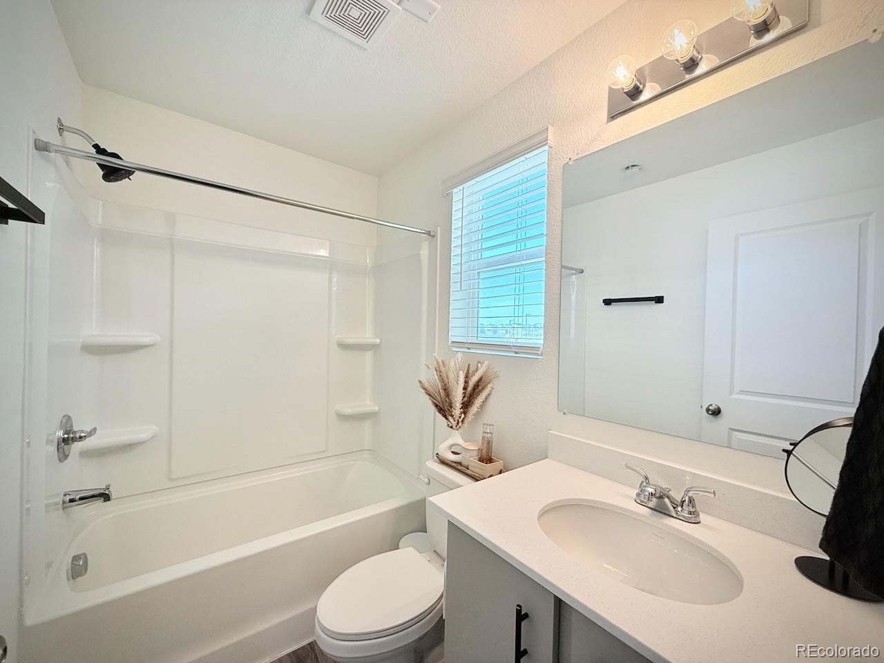 MLS Image #2 for 5027 n walden way,denver, Colorado