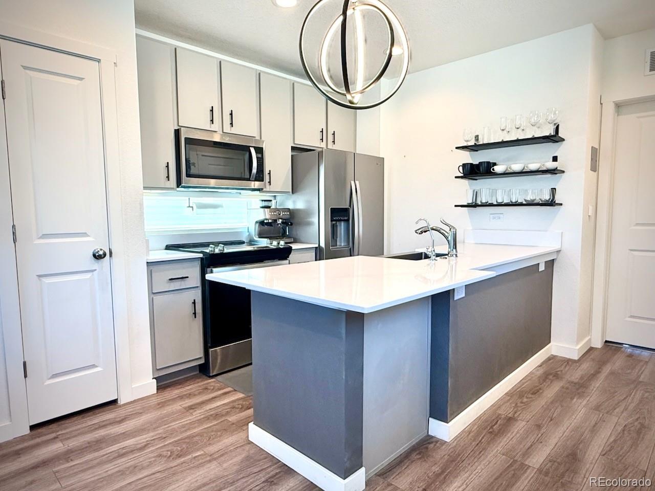 MLS Image #5 for 5027 n walden way,denver, Colorado