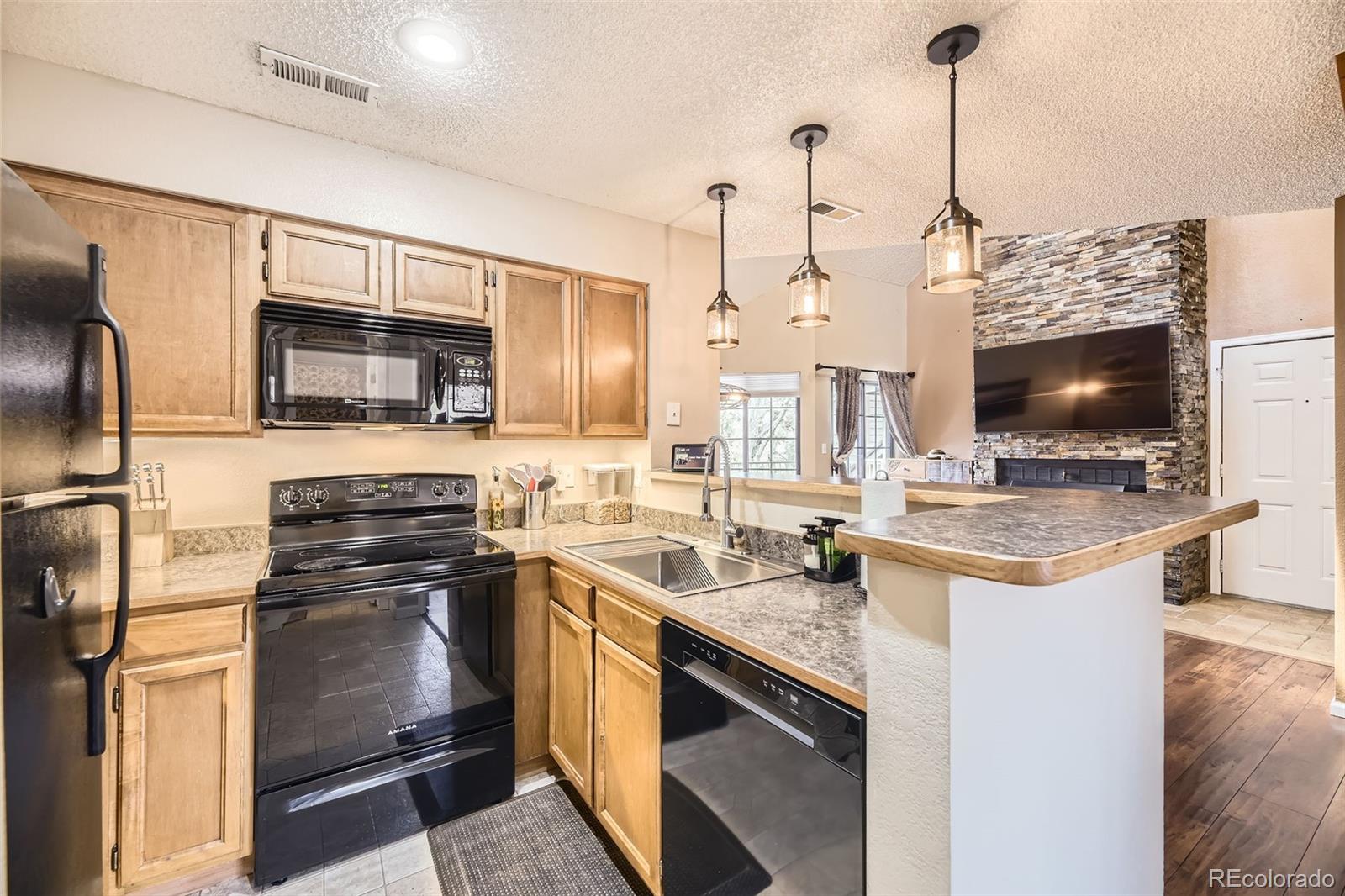 MLS Image #3 for 814 s vance street,lakewood, Colorado