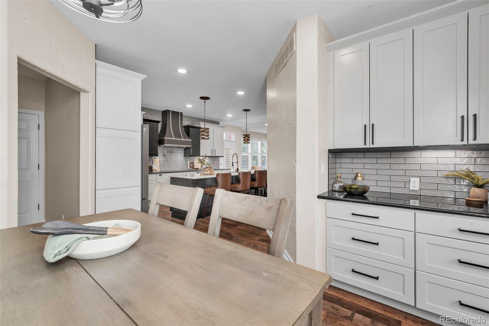 MLS Image #13 for 693  syracuse street,denver, Colorado