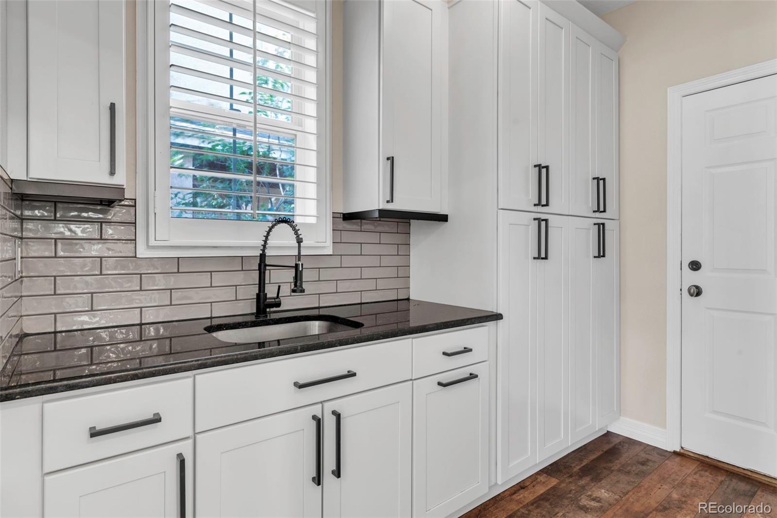 MLS Image #15 for 693  syracuse street,denver, Colorado