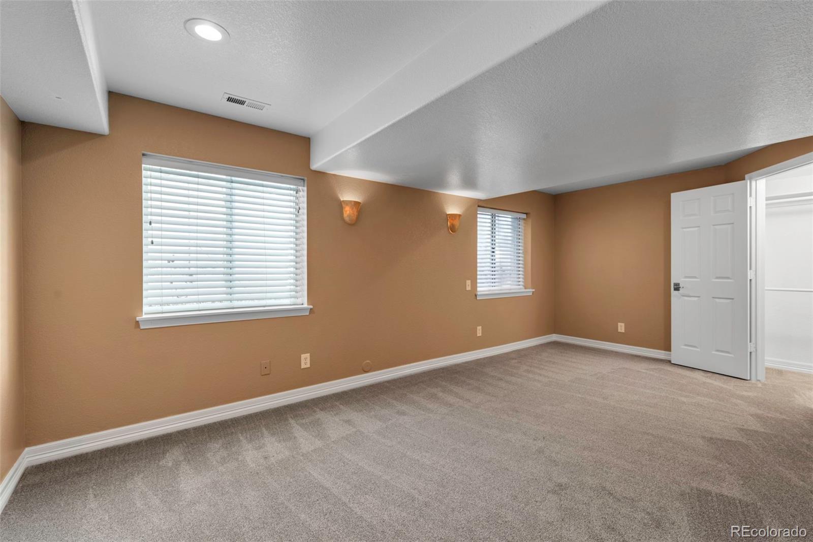 MLS Image #36 for 693  syracuse street,denver, Colorado