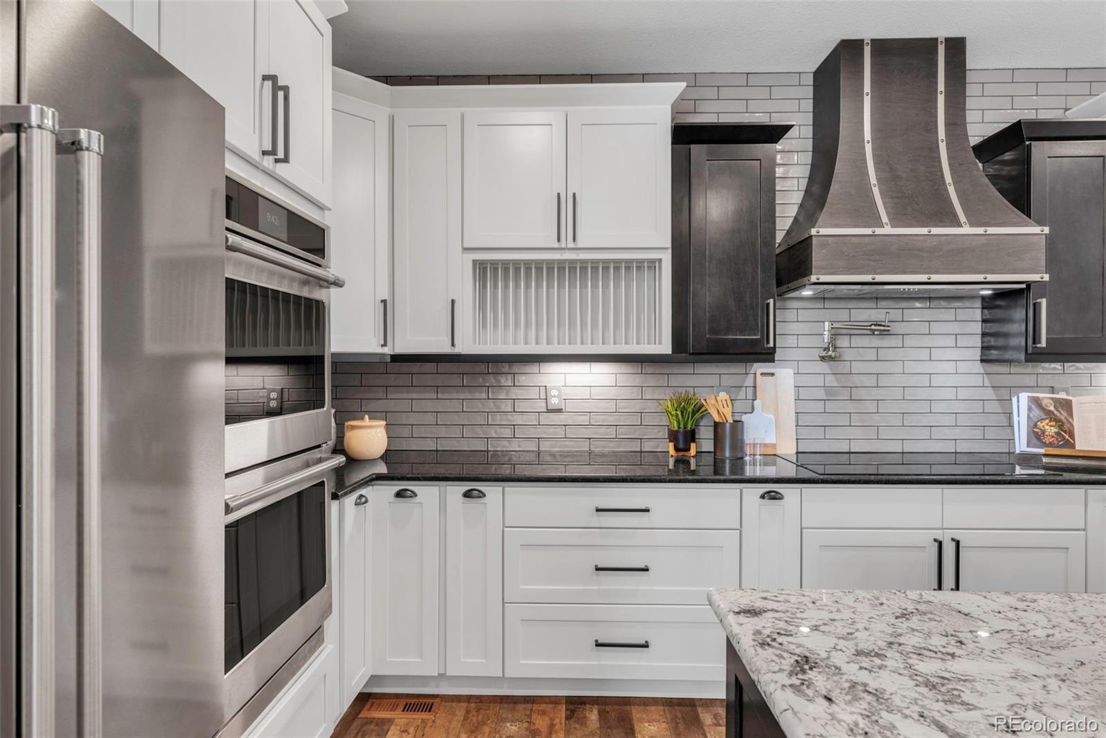 MLS Image #9 for 693  syracuse street,denver, Colorado