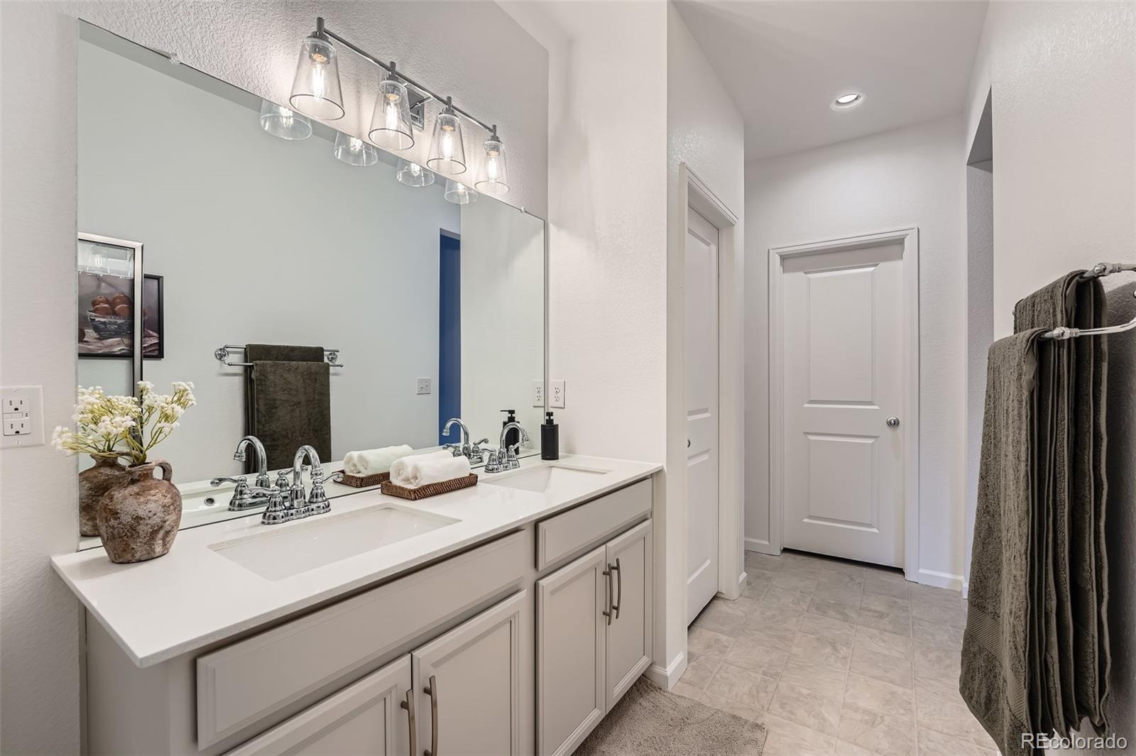 MLS Image #17 for 26902 e ellsworth avenue,aurora, Colorado