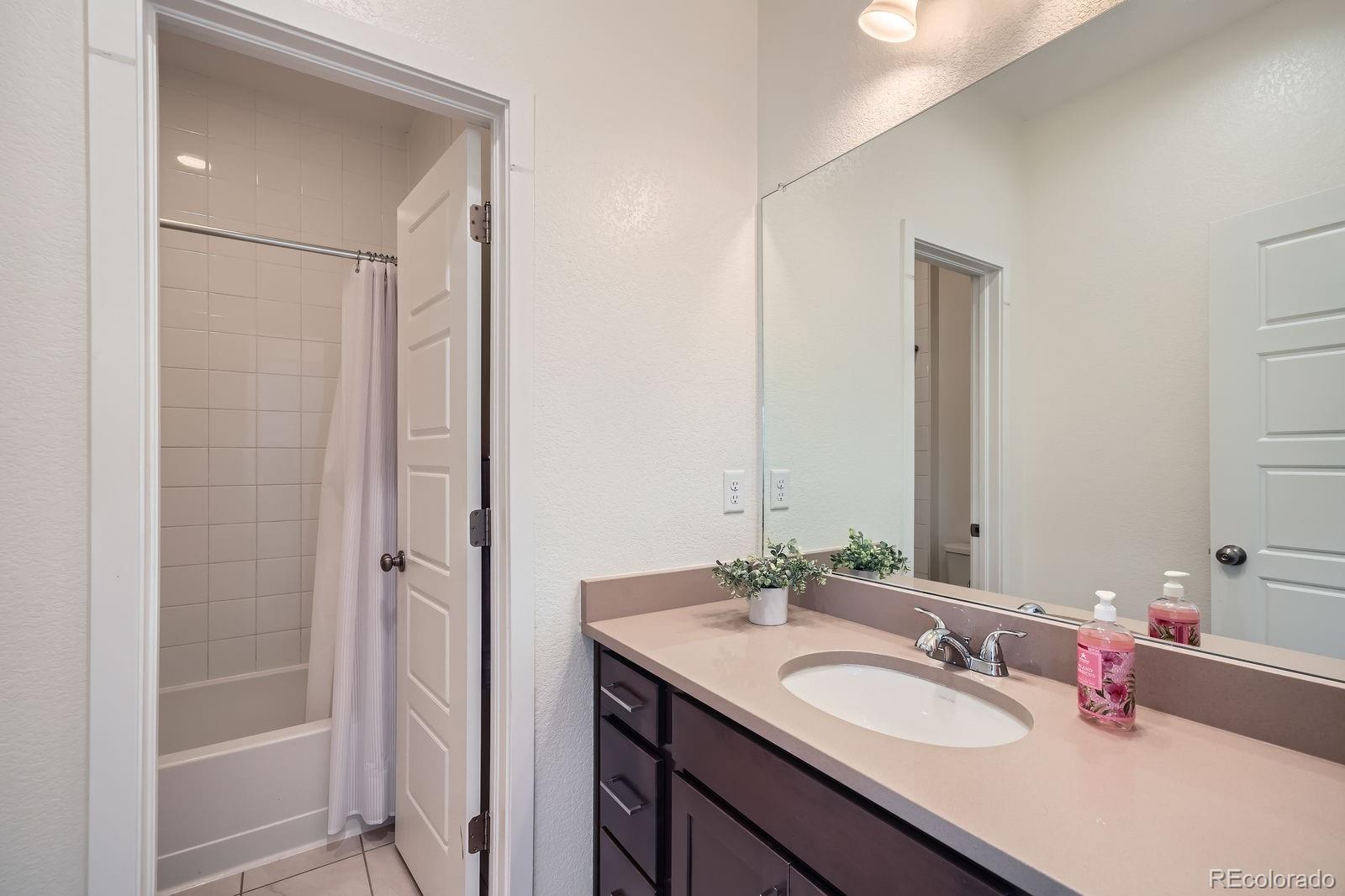 MLS Image #20 for 11270 e 26th avenue,aurora, Colorado