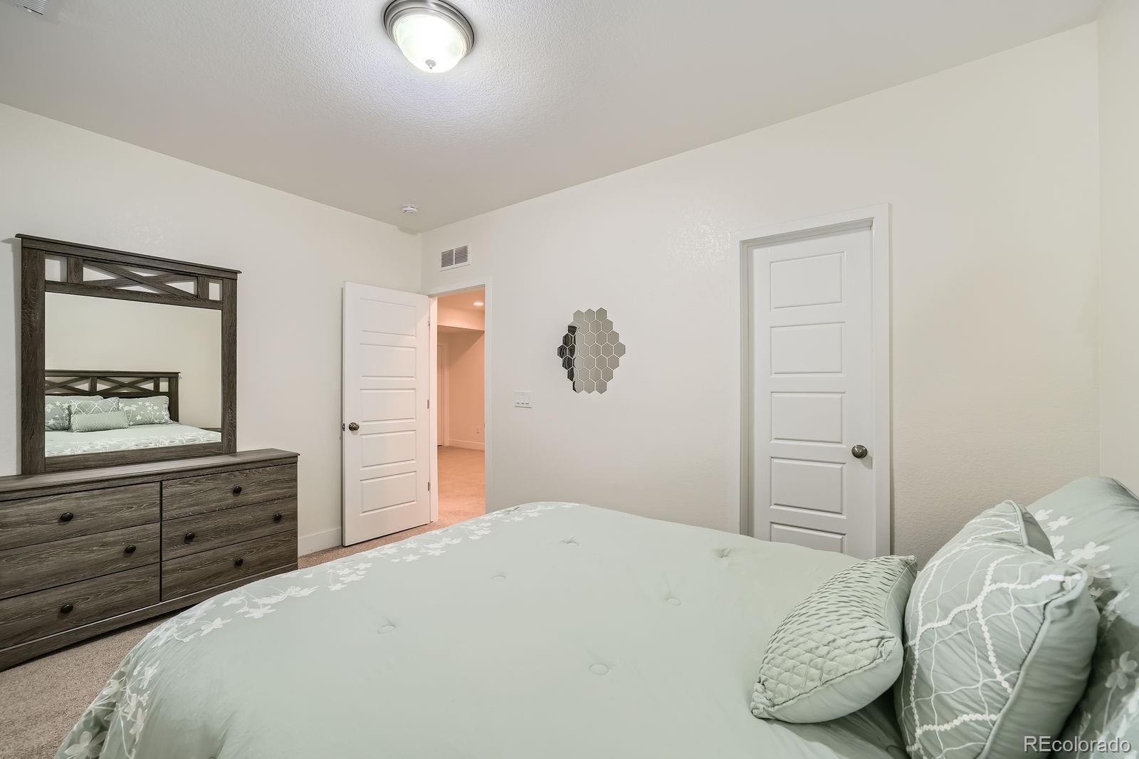 MLS Image #23 for 11270 e 26th avenue,aurora, Colorado