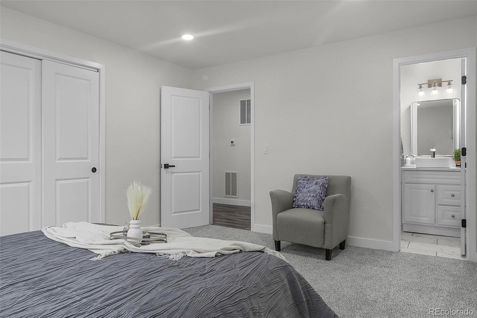 MLS Image #10 for 2203 s harlan street,denver, Colorado
