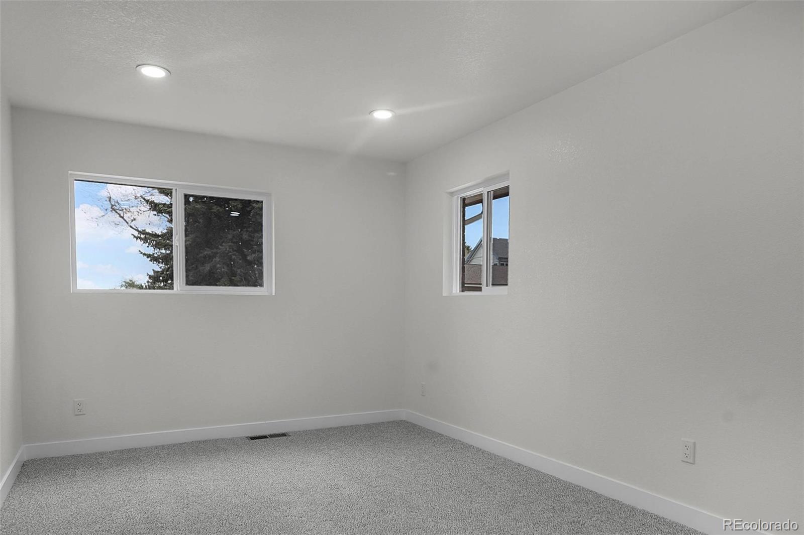 MLS Image #12 for 2203 s harlan street,denver, Colorado