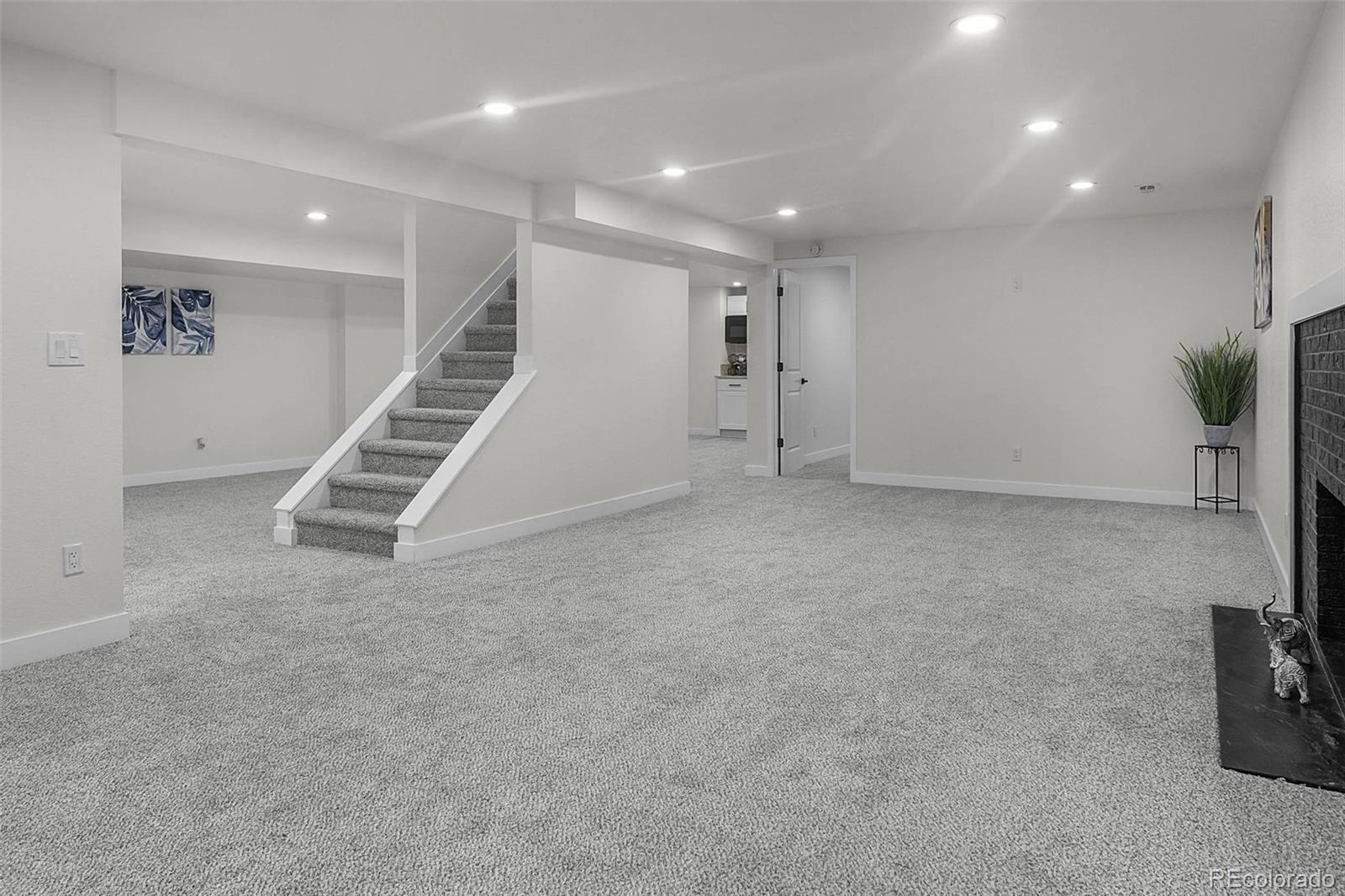 MLS Image #16 for 2203 s harlan street,denver, Colorado