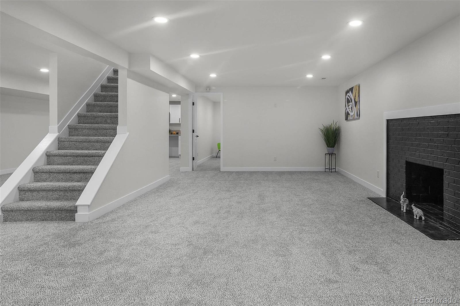 MLS Image #17 for 2203 s harlan street,denver, Colorado
