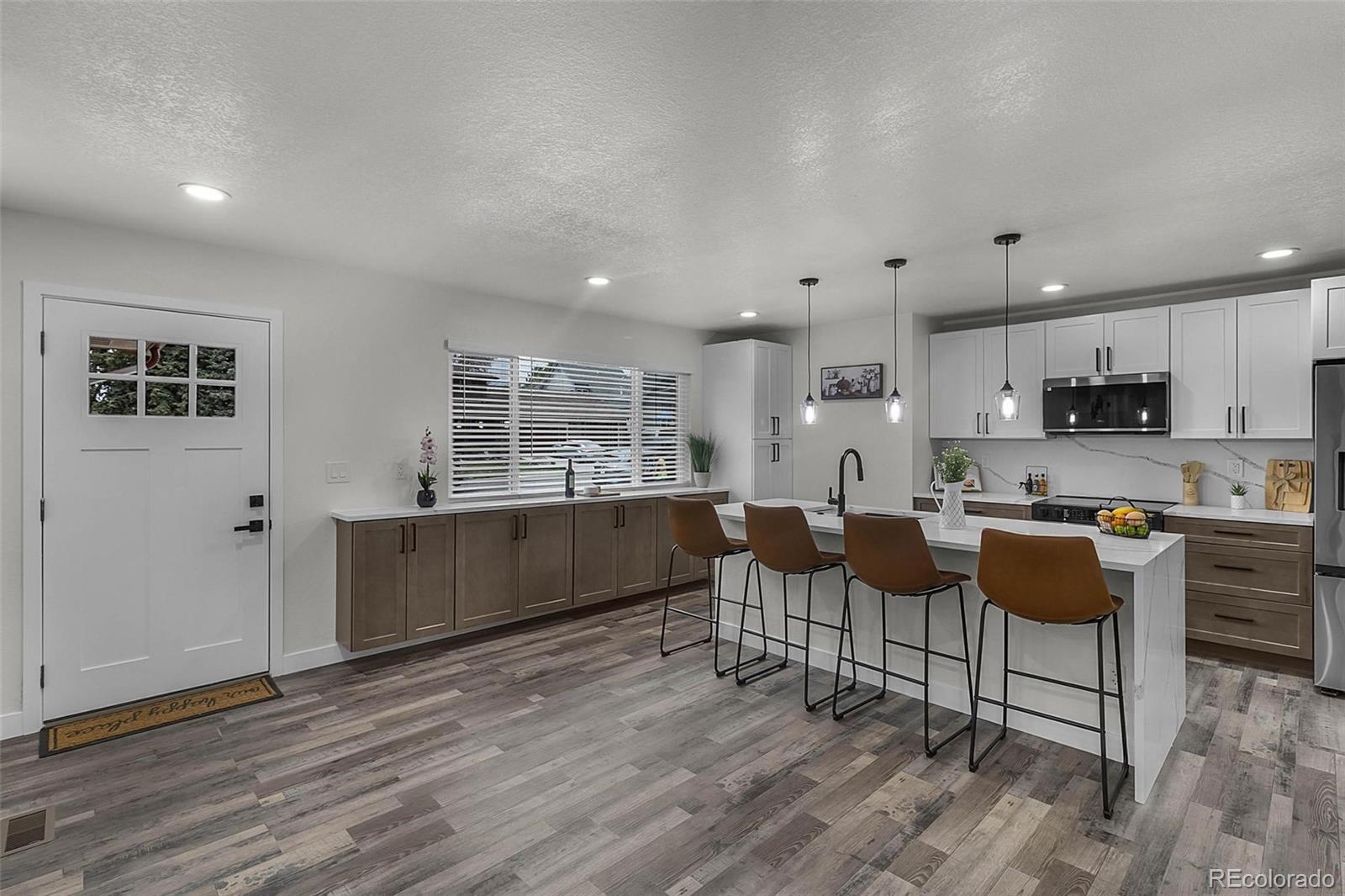 MLS Image #4 for 2203 s harlan street,denver, Colorado