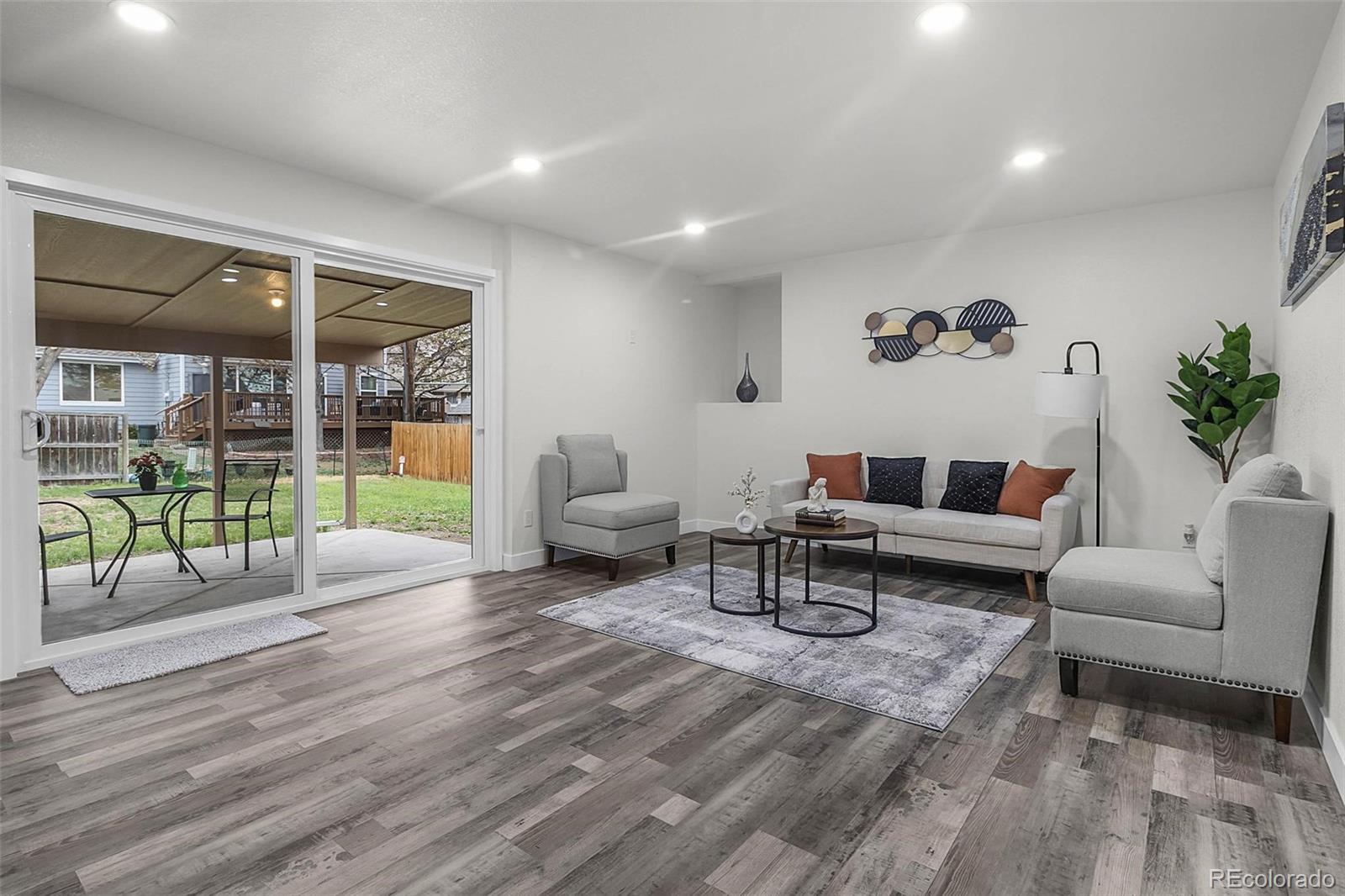 MLS Image #6 for 2203 s harlan street,denver, Colorado