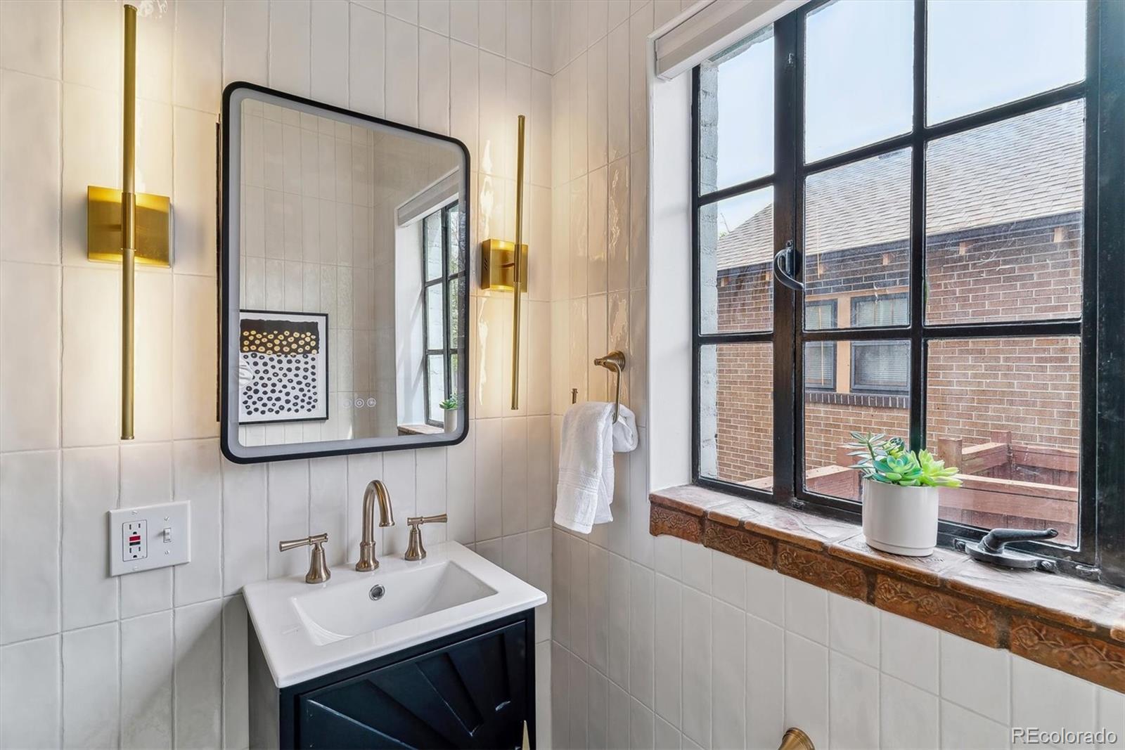 MLS Image #24 for 1275  birch street,denver, Colorado