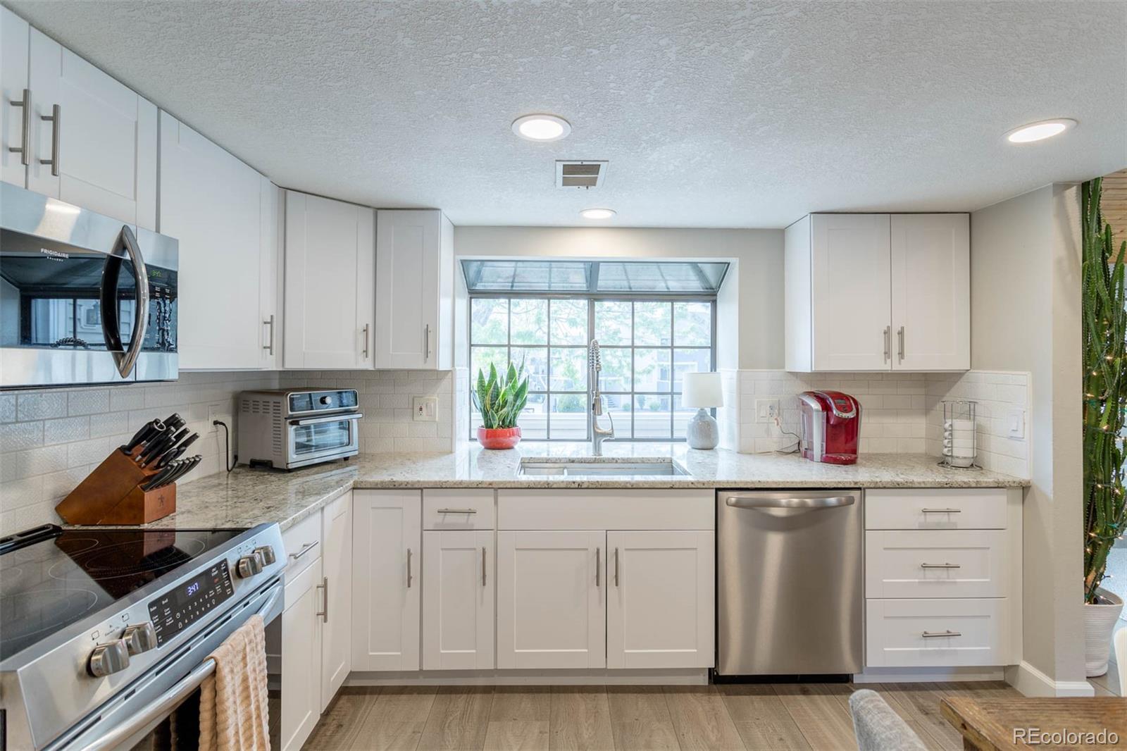 MLS Image #5 for 12406 e pacific circle,aurora, Colorado