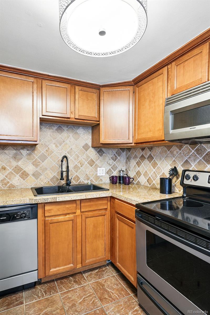 MLS Image #17 for 1155 n ash street 102,denver, Colorado