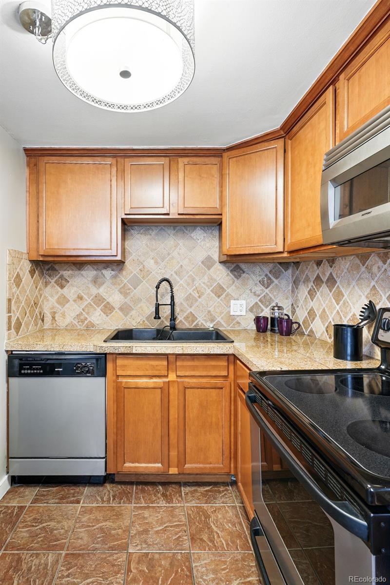 MLS Image #18 for 1155 n ash street 102,denver, Colorado