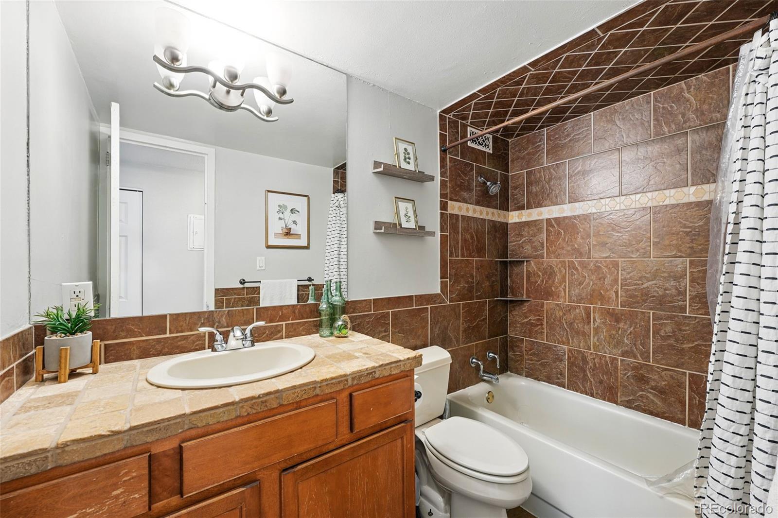 MLS Image #23 for 1155 n ash street 102,denver, Colorado