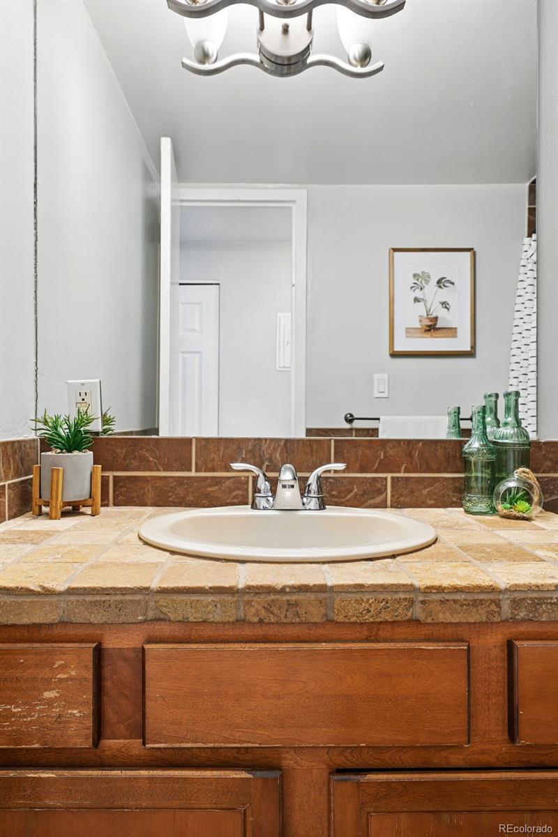 MLS Image #24 for 1155 n ash street 102,denver, Colorado